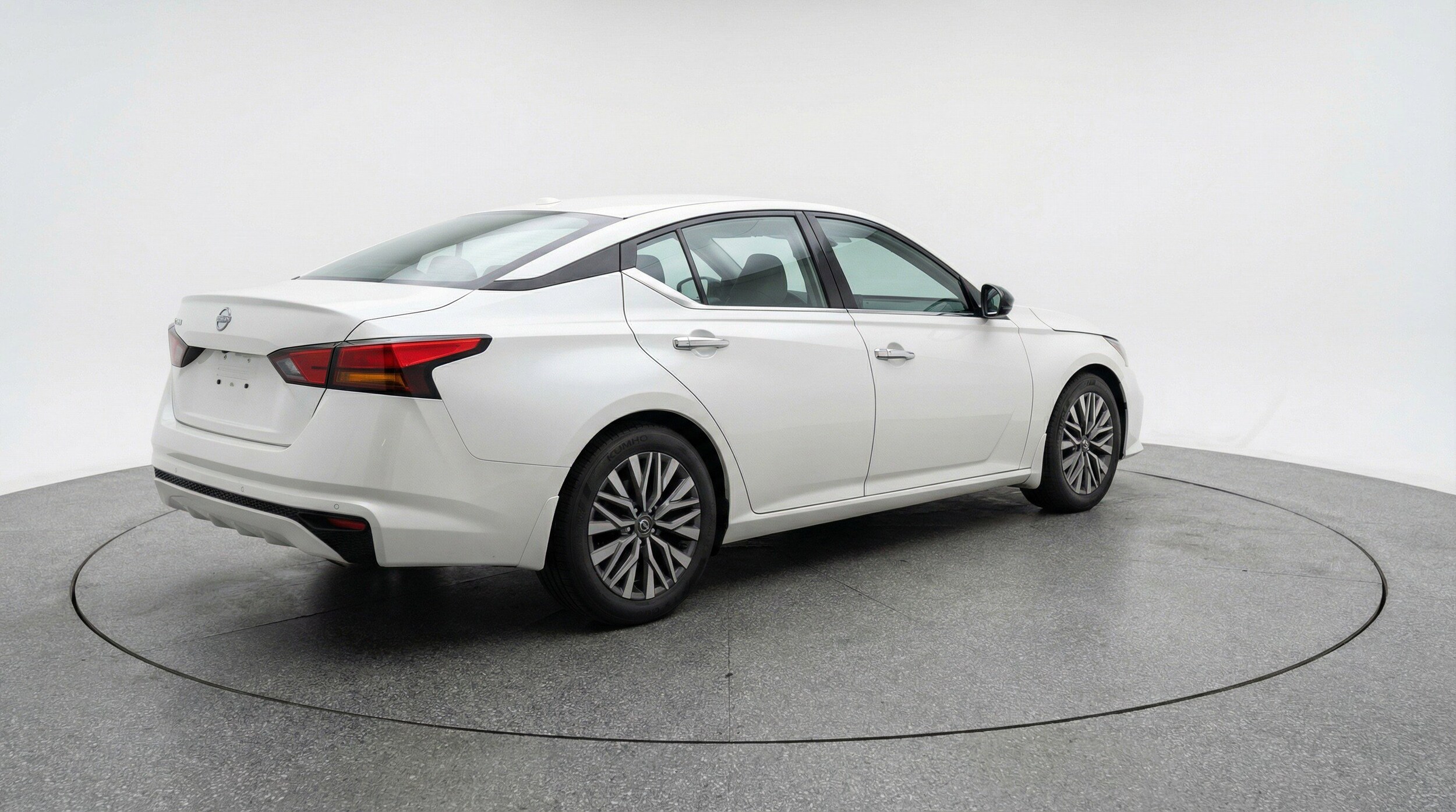 Thumbnail: 2025 Nissan Altima - 9
