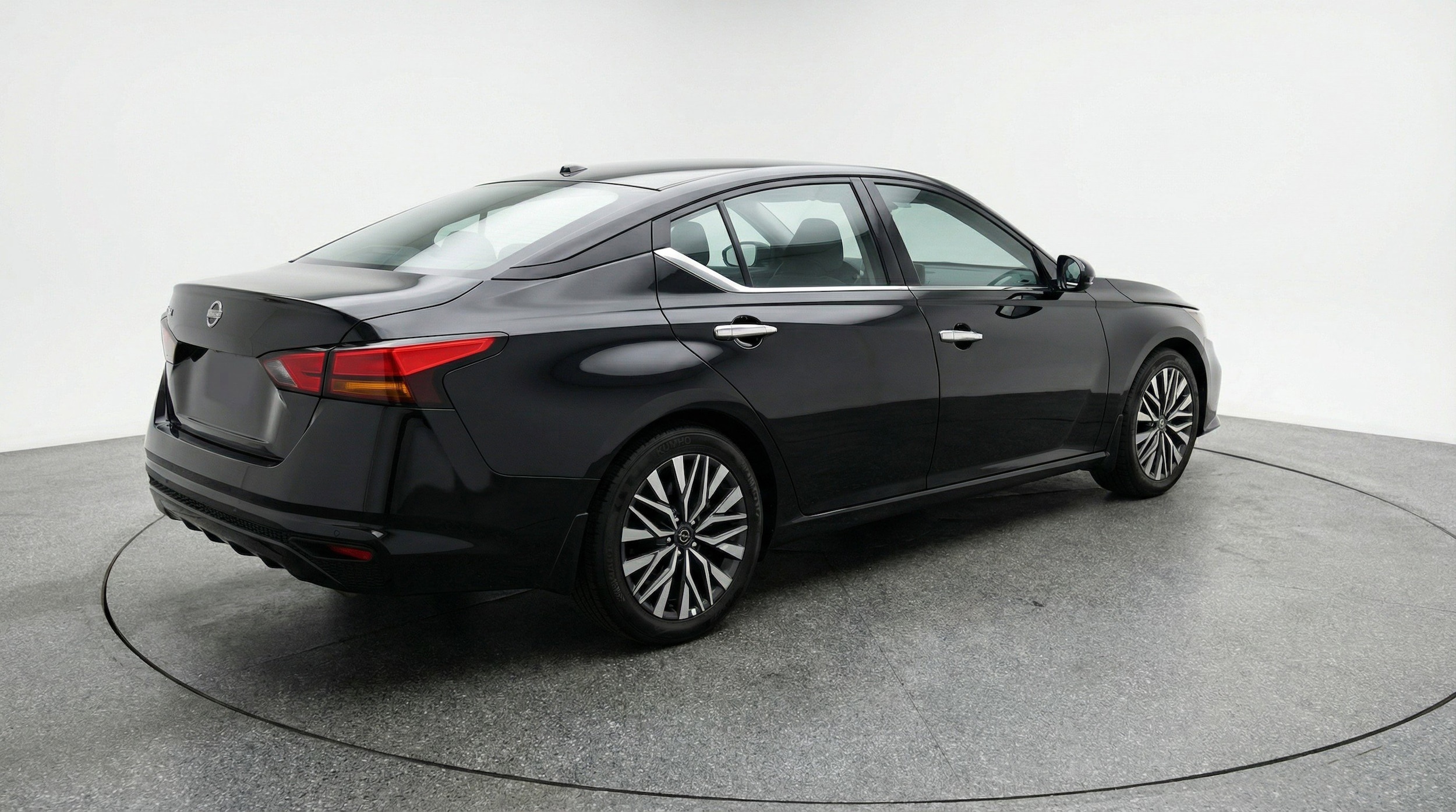 Thumbnail: 2025 Nissan Altima - 9