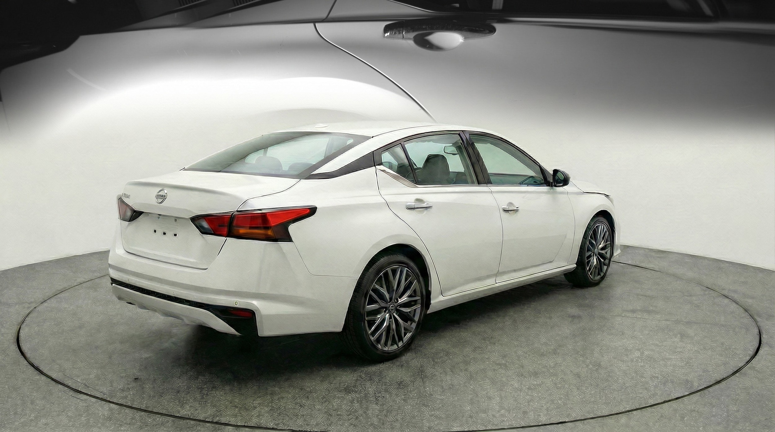 Thumbnail: 2025 Nissan Altima - 9