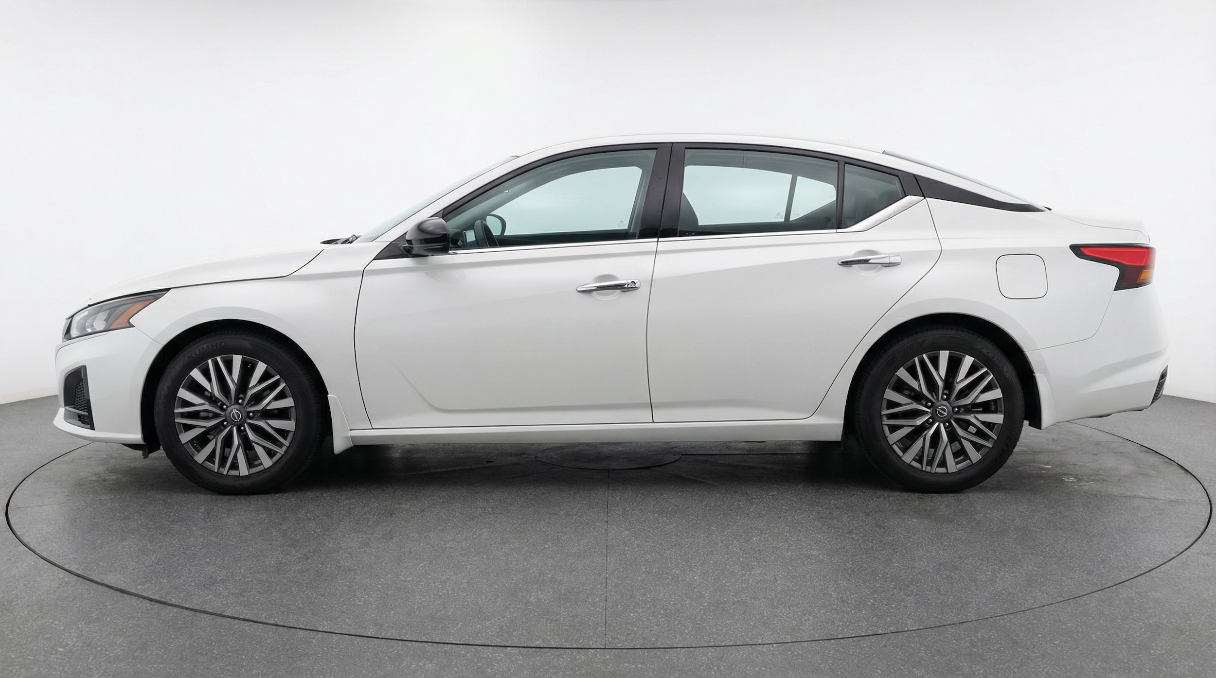 Thumbnail: 2025 Nissan Altima - 4