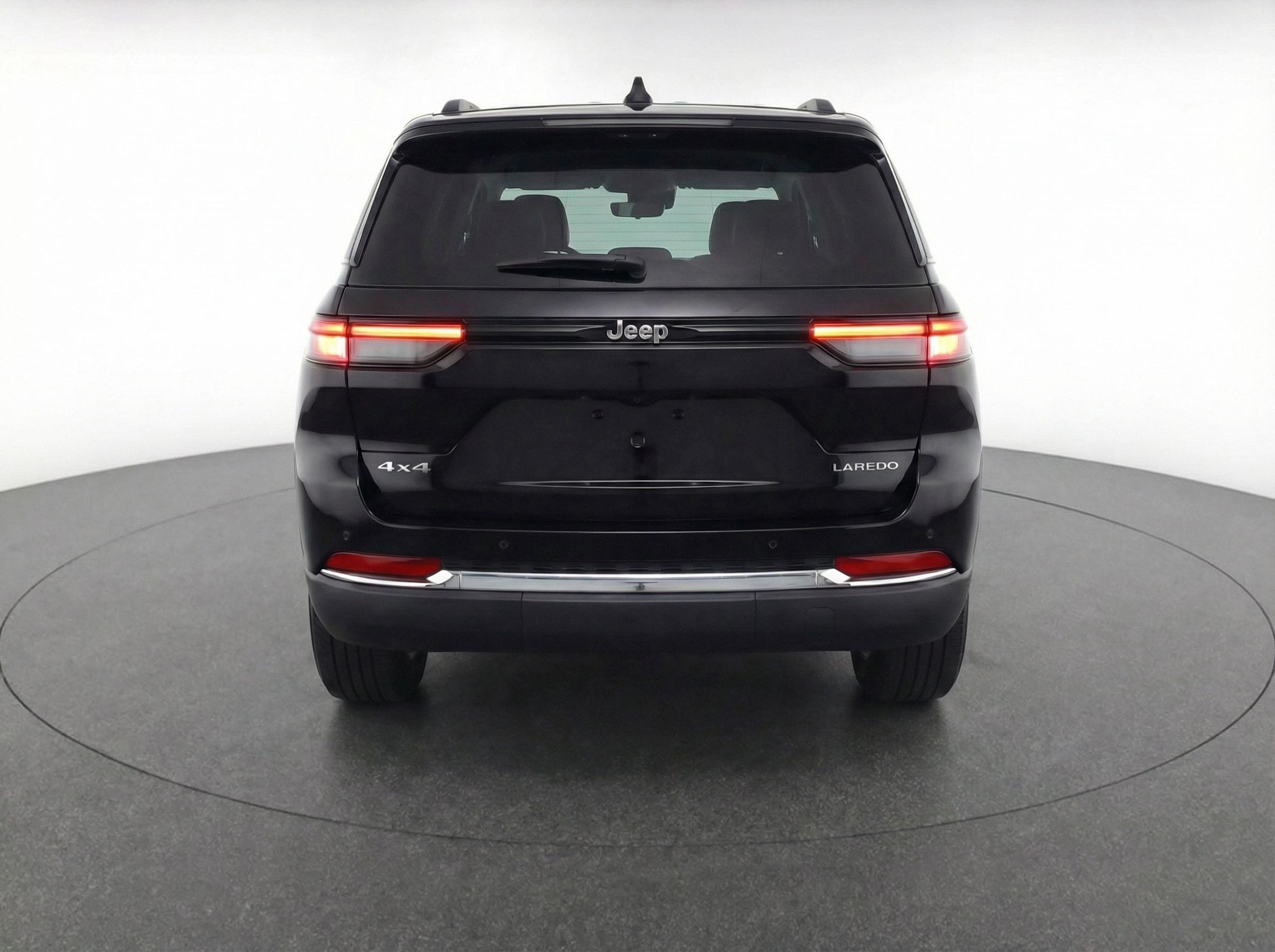 Thumbnail: 2023 Jeep Grand Cherokee - 6