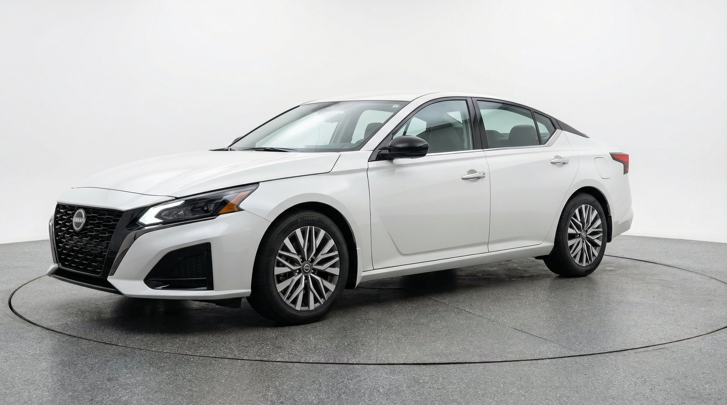 Thumbnail: 2025 Nissan Altima - 3