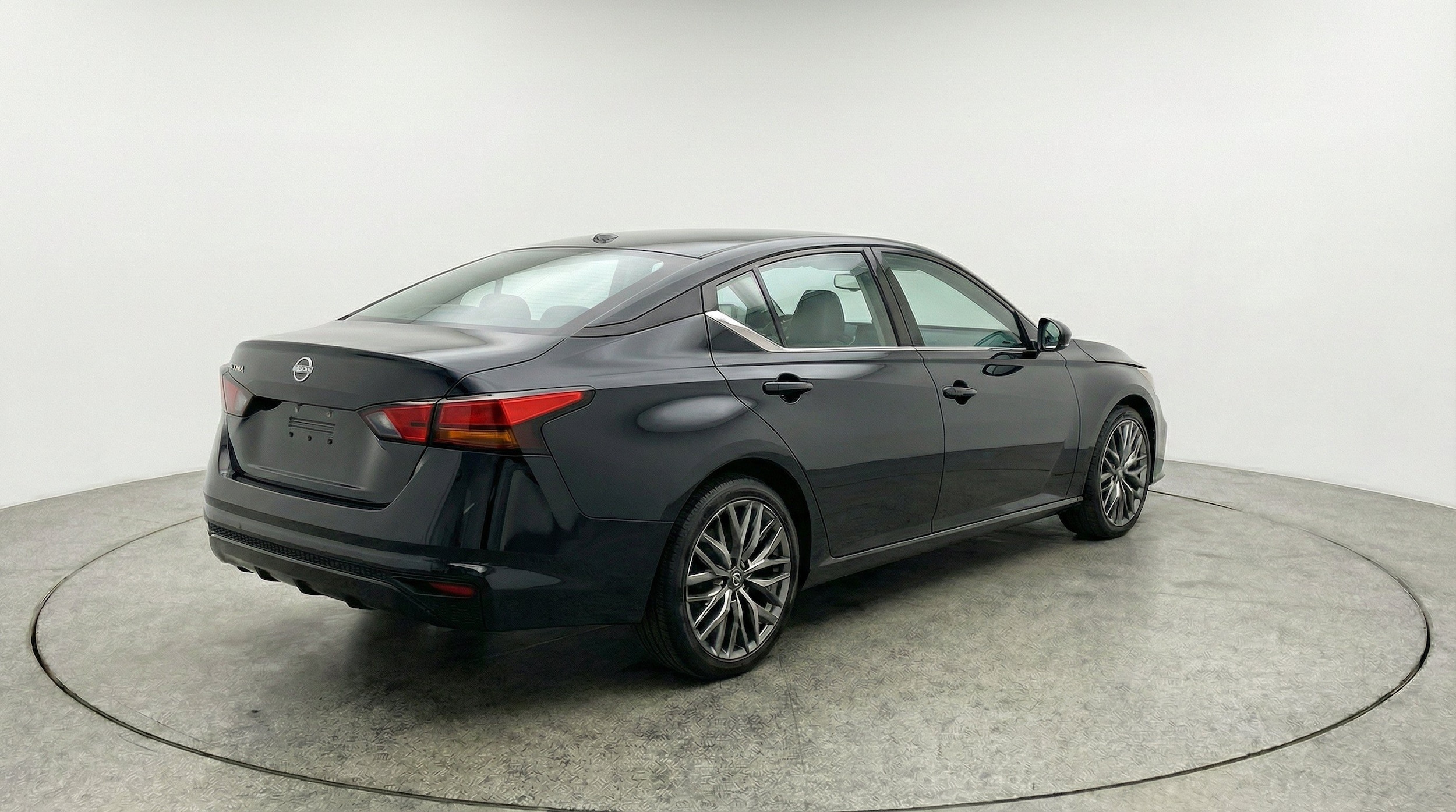 Thumbnail: 2025 Nissan Altima - 9