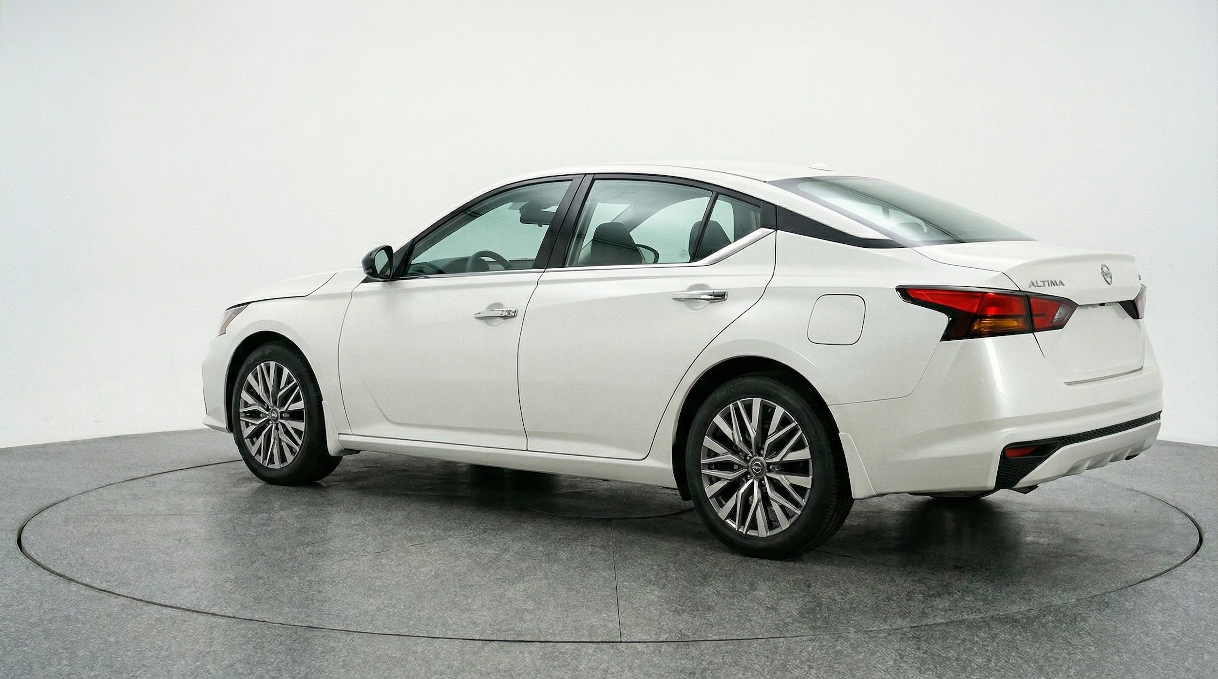 Thumbnail: 2025 Nissan Altima - 5