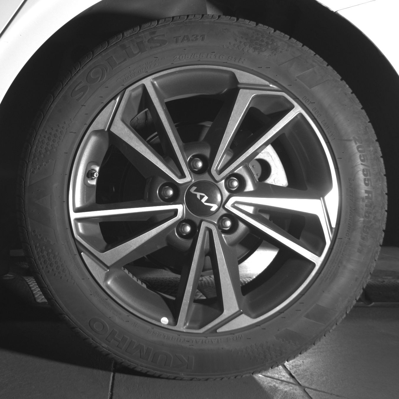 Thumbnail: 2024 Kia Forte - 16