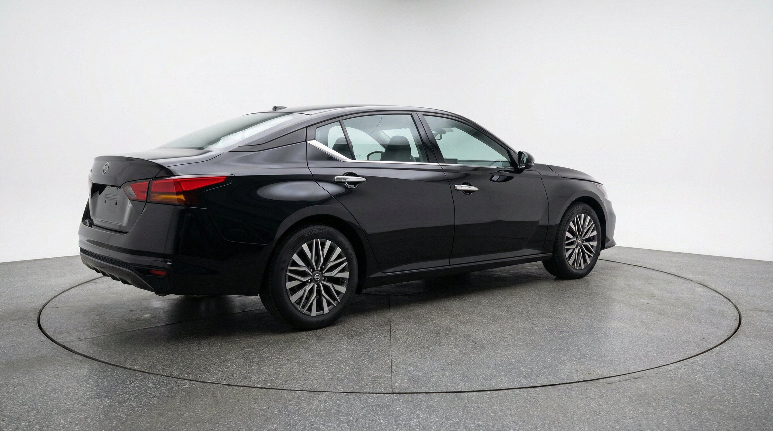 Thumbnail: 2025 Nissan Altima - 9