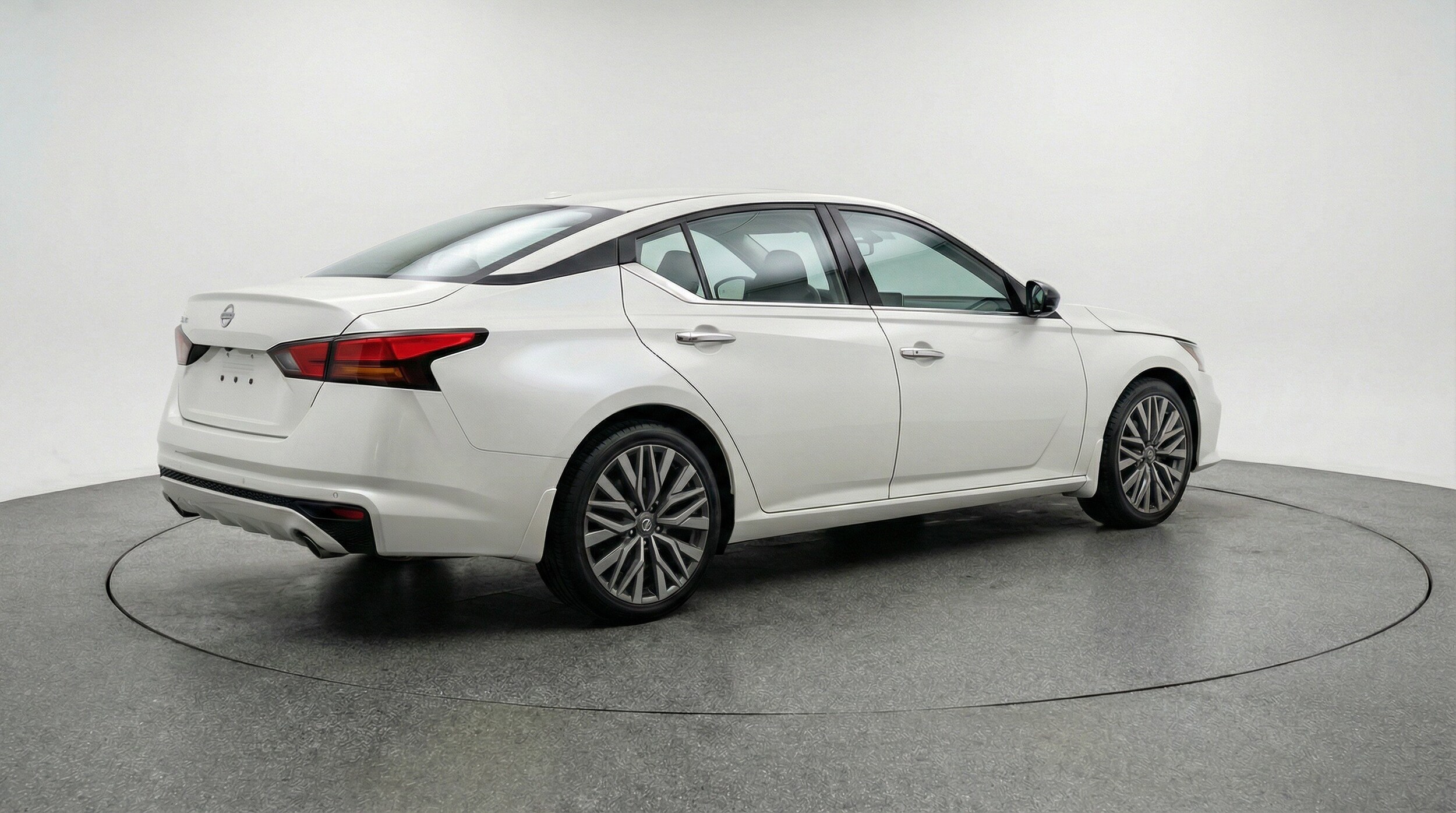 Thumbnail: 2025 Nissan Altima - 9
