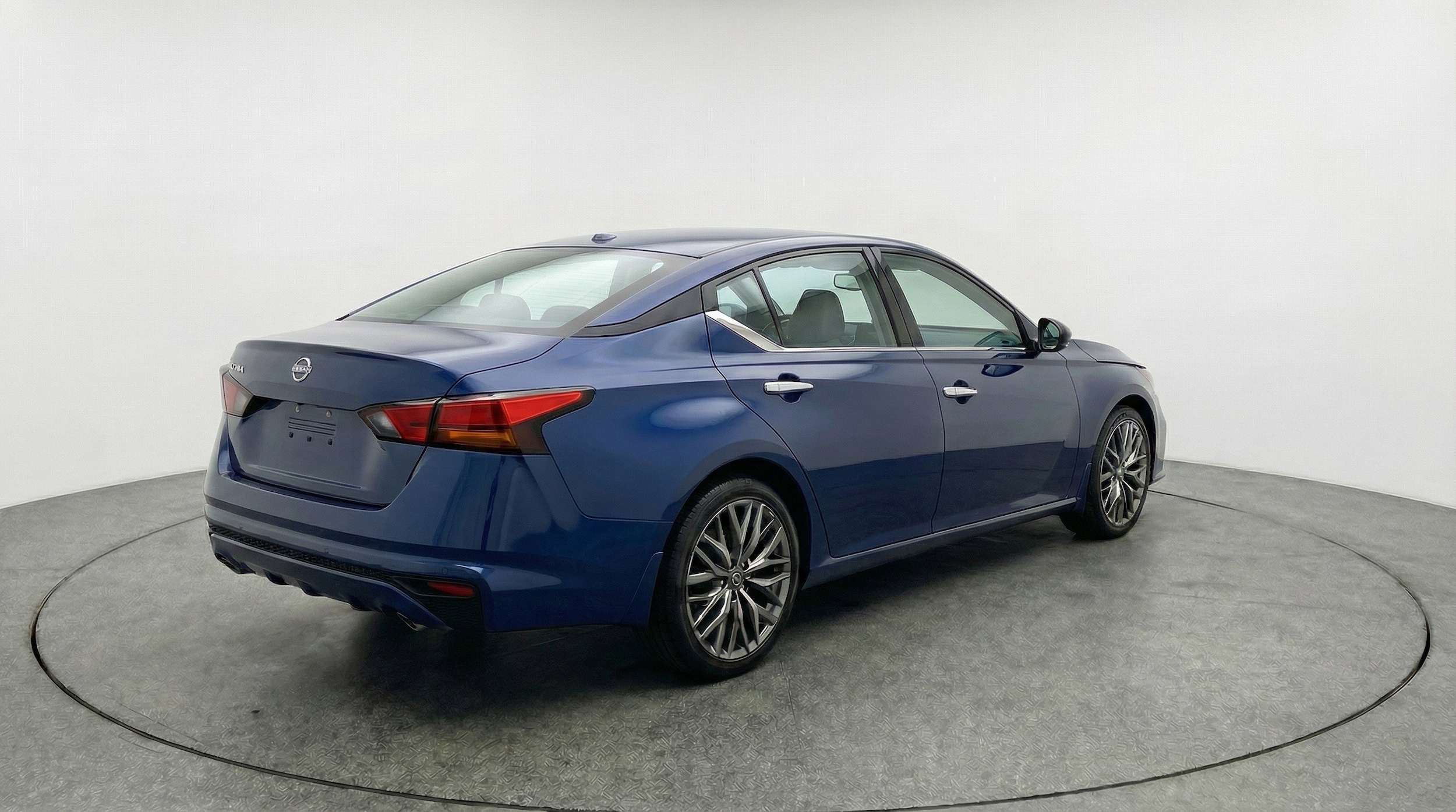 Thumbnail: 2025 Nissan Altima - 9