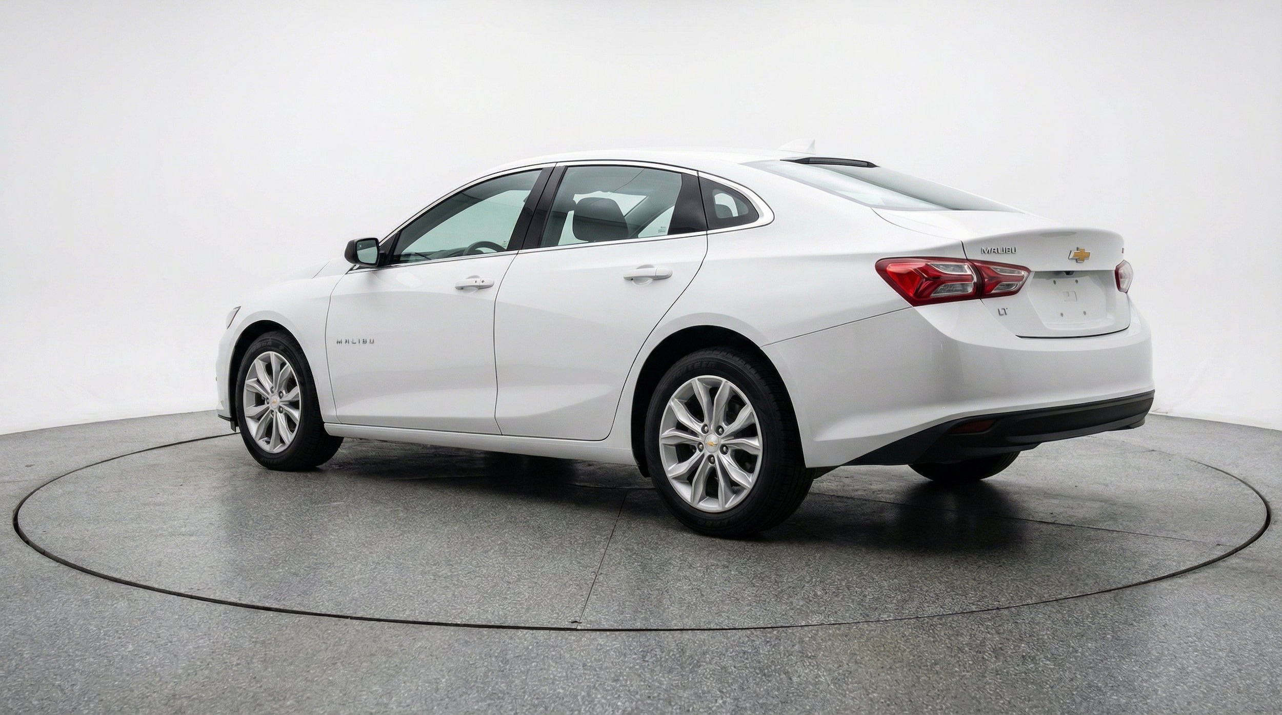 Thumbnail: 2024 Chevrolet Malibu - 6