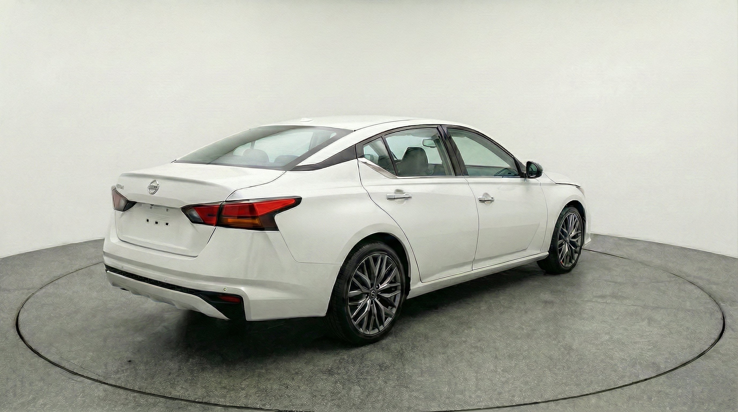 Thumbnail: 2025 Nissan Altima - 9