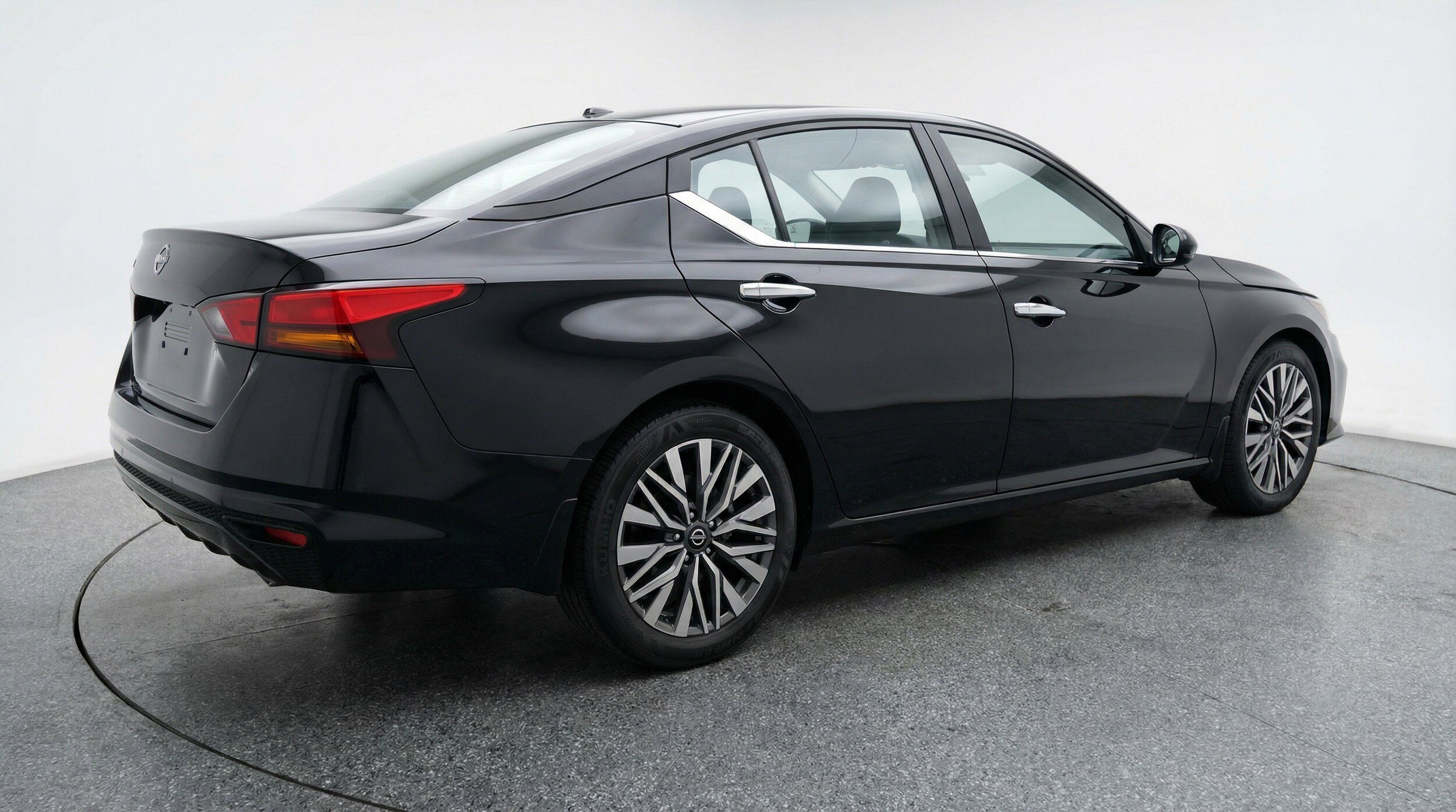 Thumbnail: 2025 Nissan Altima - 9