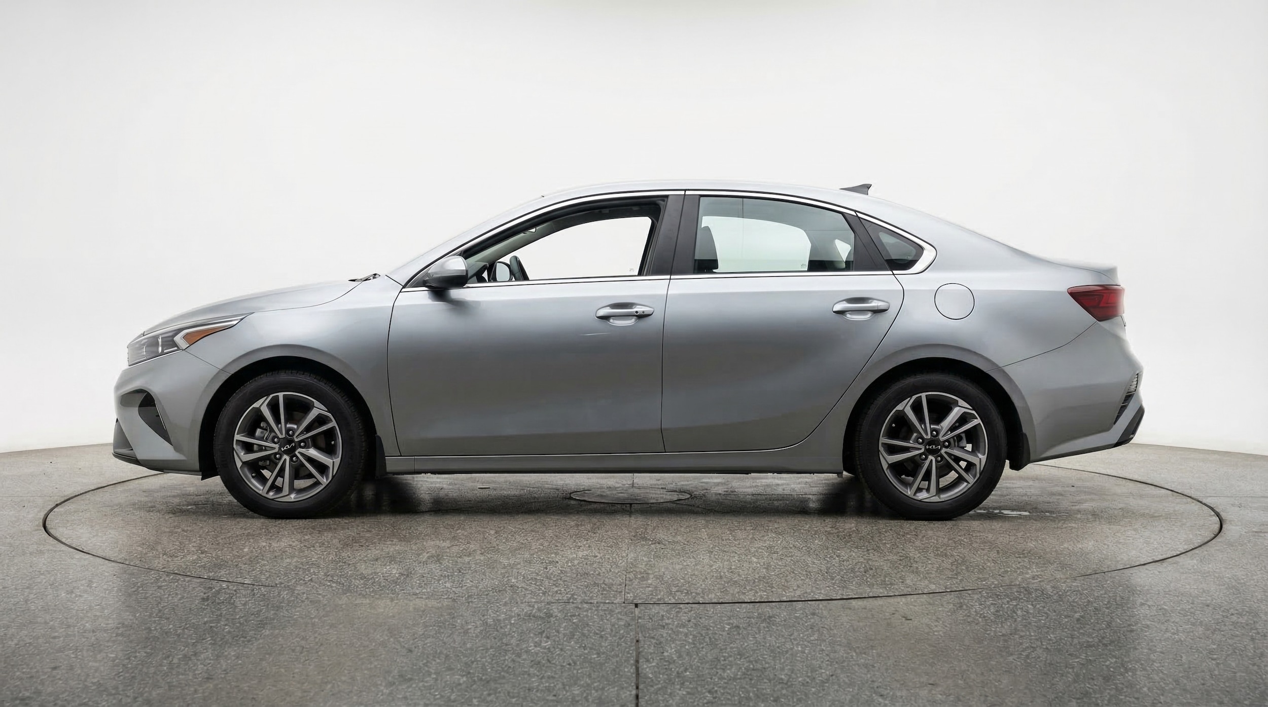 Thumbnail: 2024 Kia Forte - 4