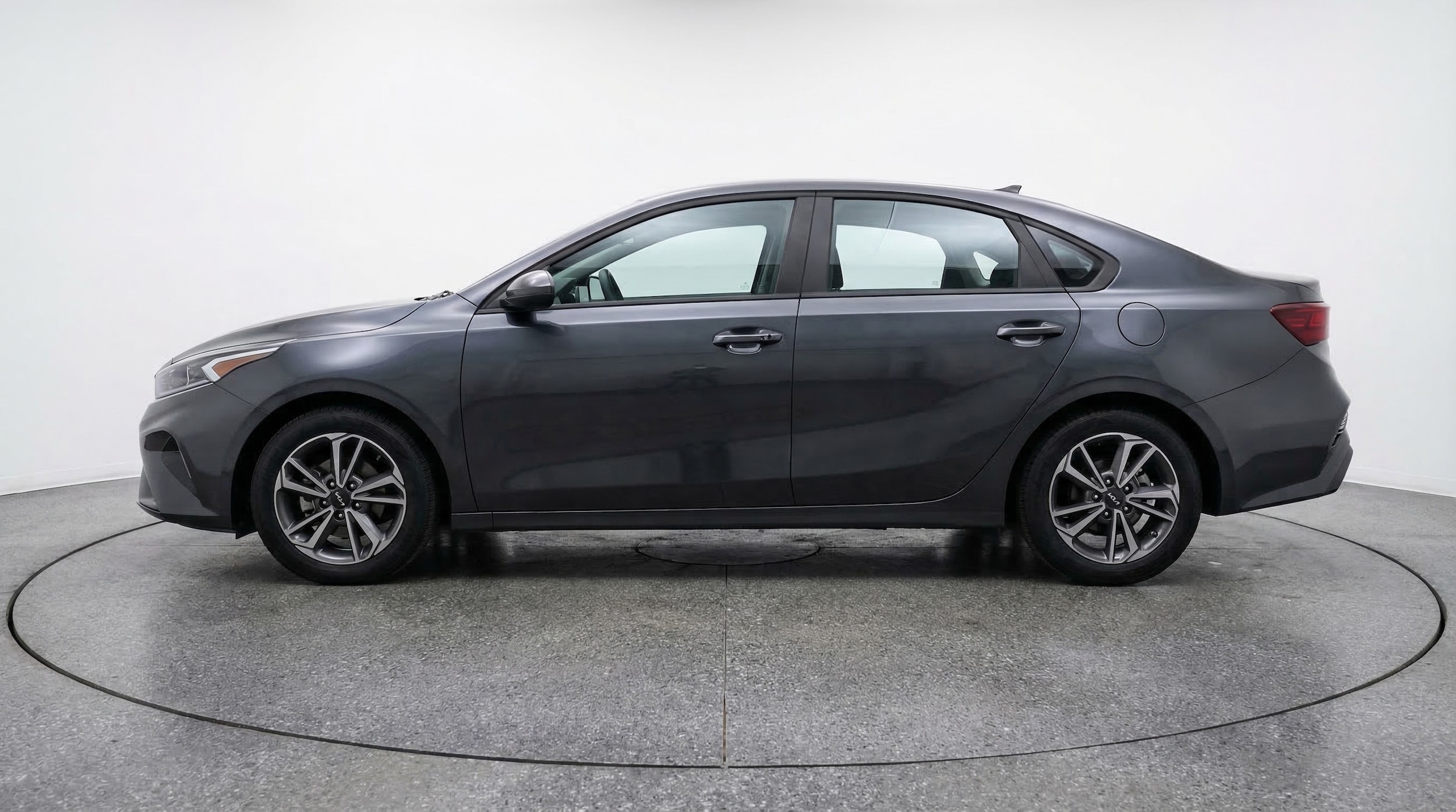 Thumbnail: 2024 Kia Forte - 4