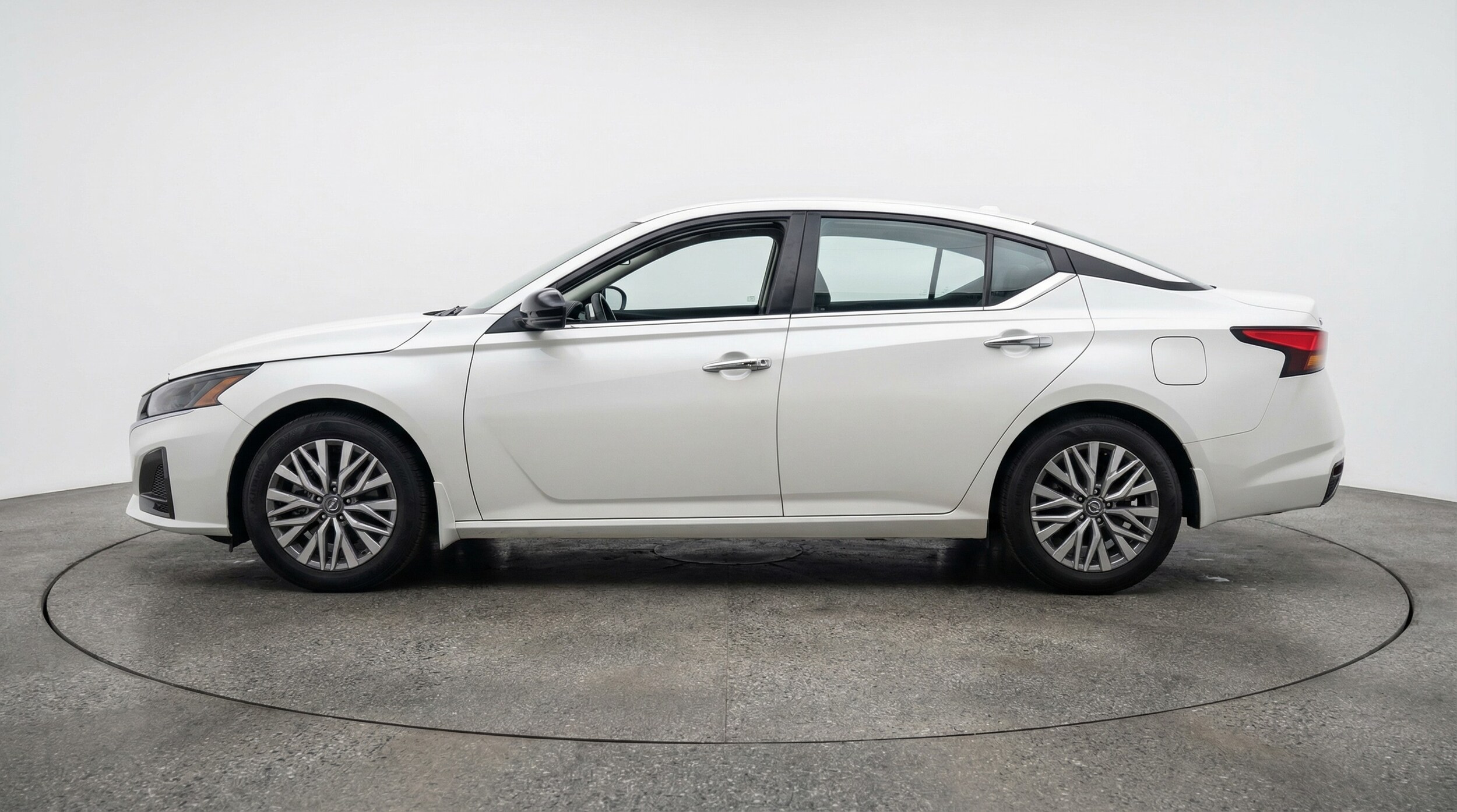 Thumbnail: 2025 Nissan Altima - 4