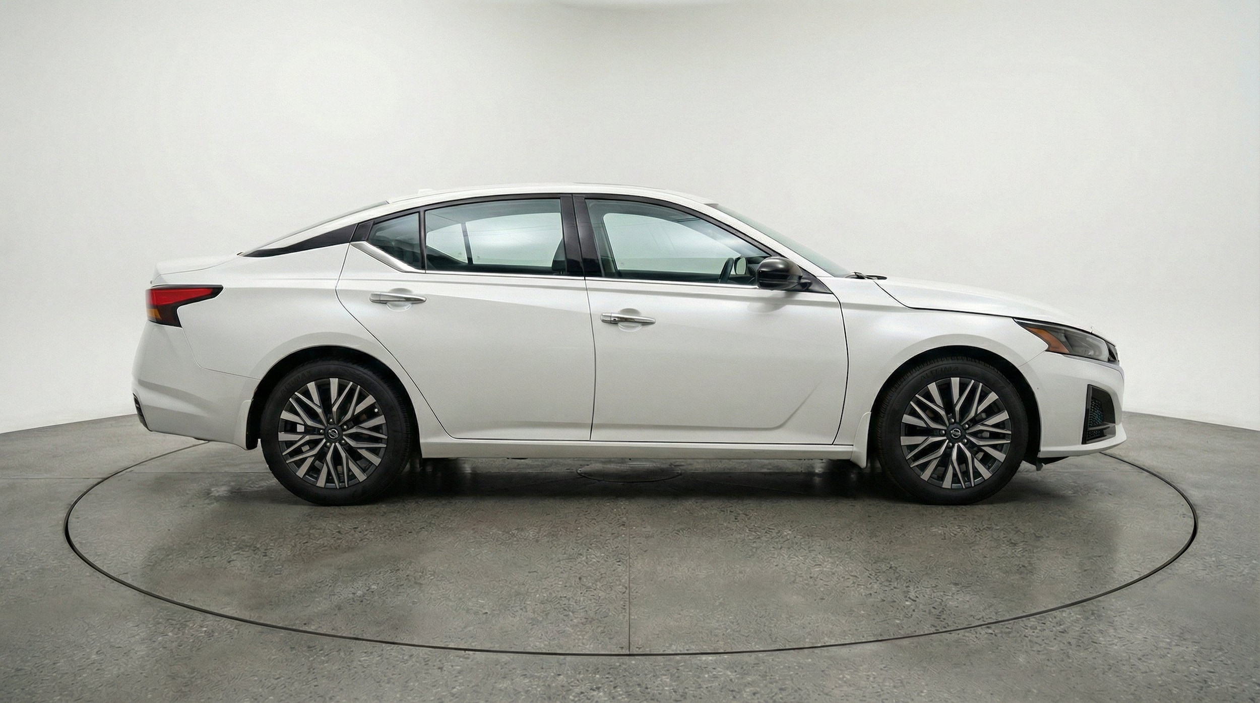Thumbnail: 2025 Nissan Altima - 10