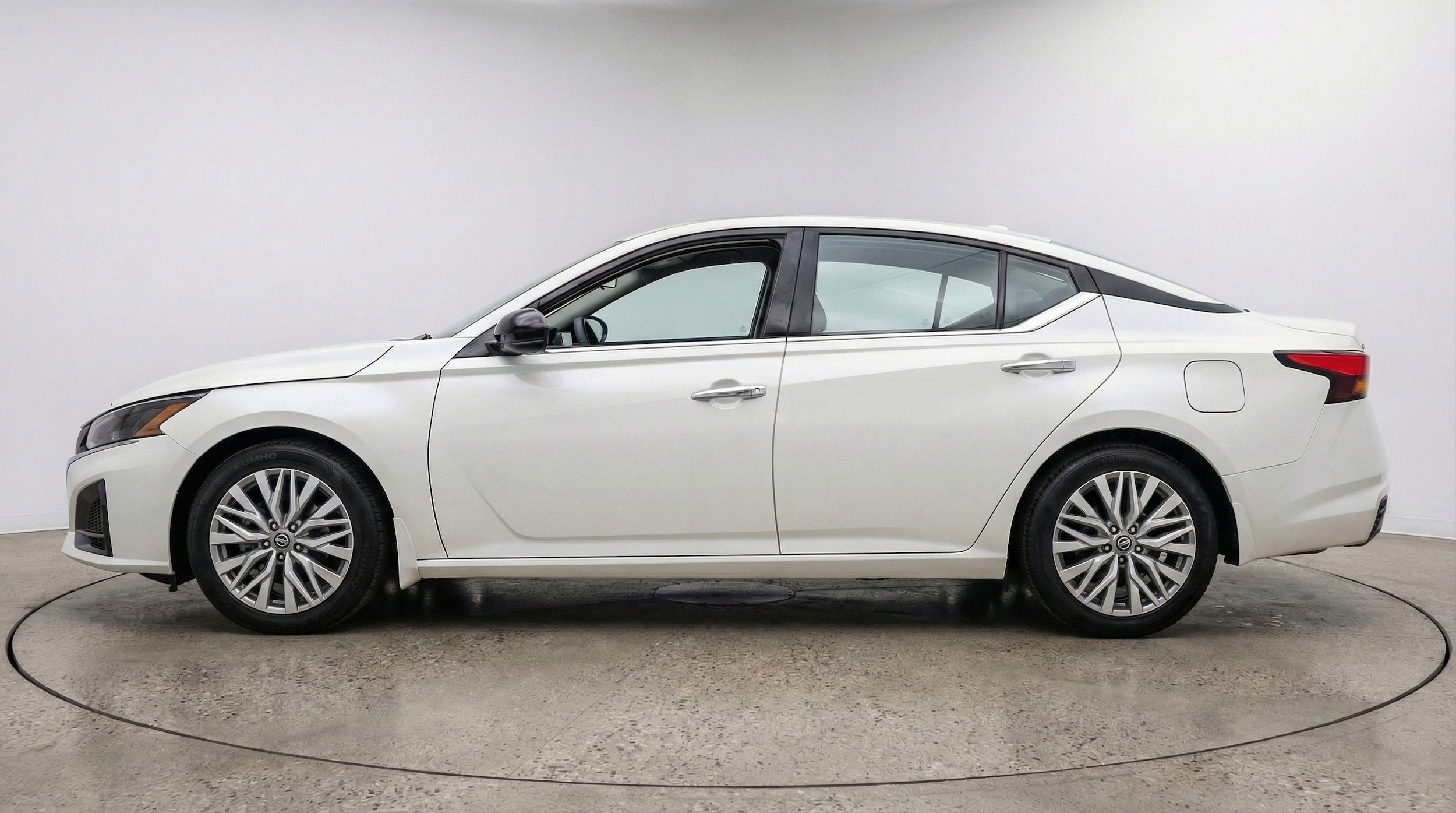 Thumbnail: 2025 Nissan Altima - 5