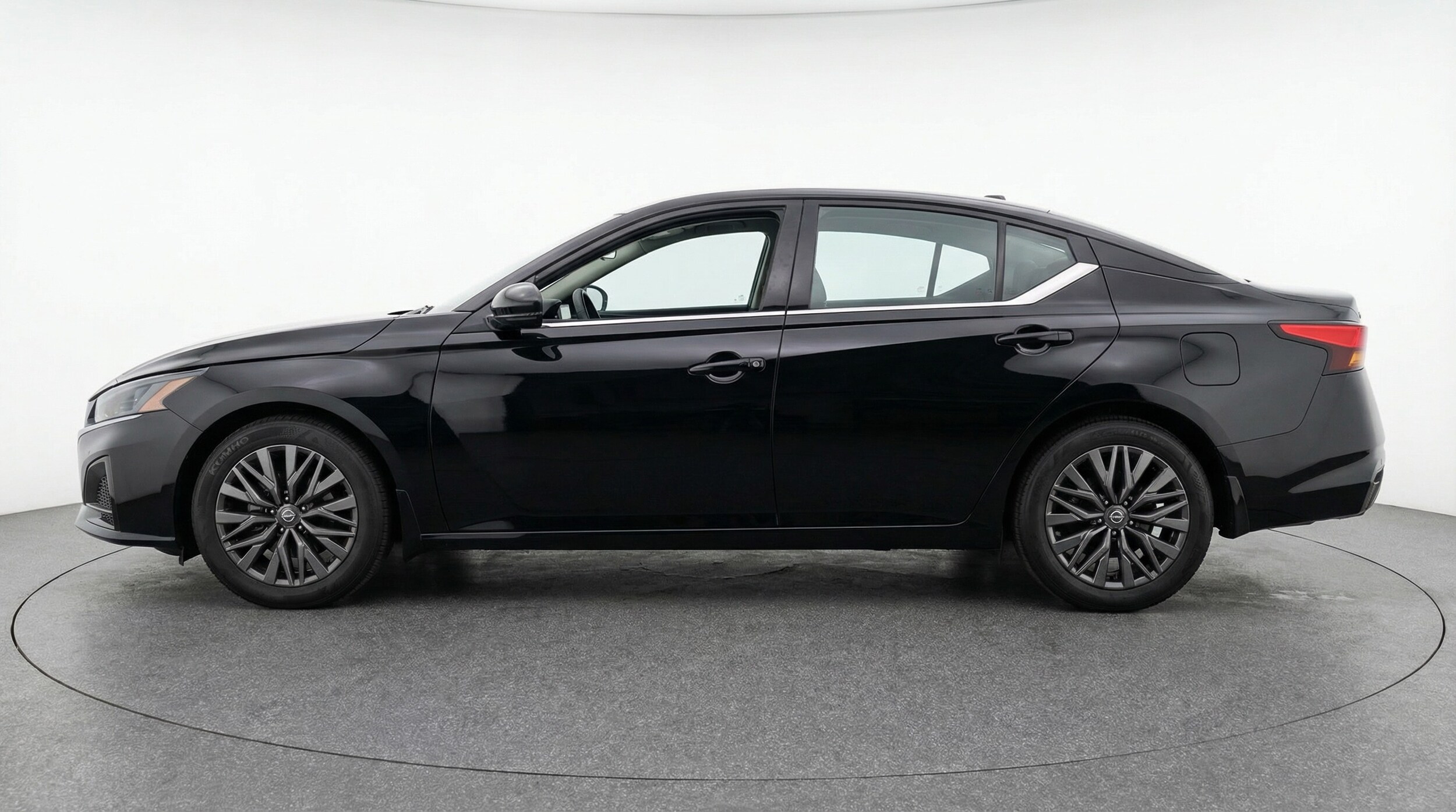 Thumbnail: 2025 Nissan Altima - 4