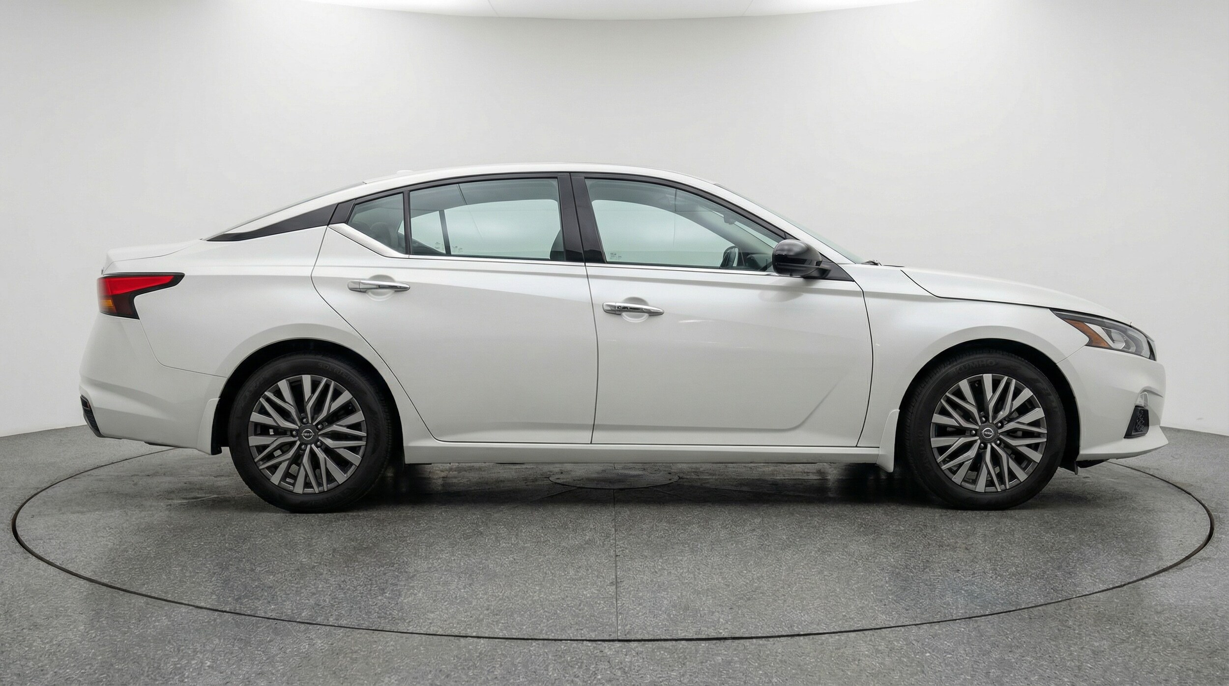 Thumbnail: 2025 Nissan Altima - 8