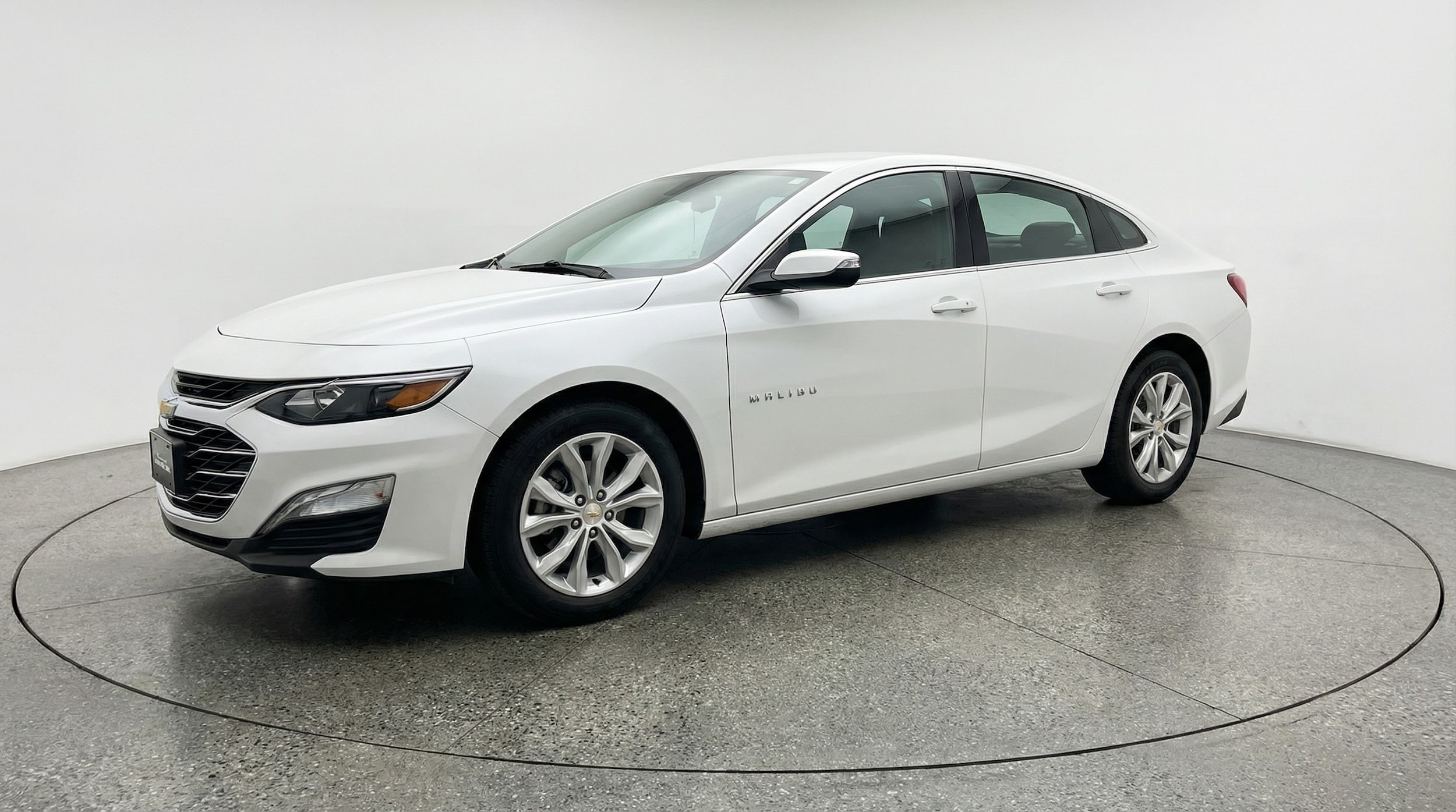 Thumbnail: 2024 Chevrolet Malibu - 3