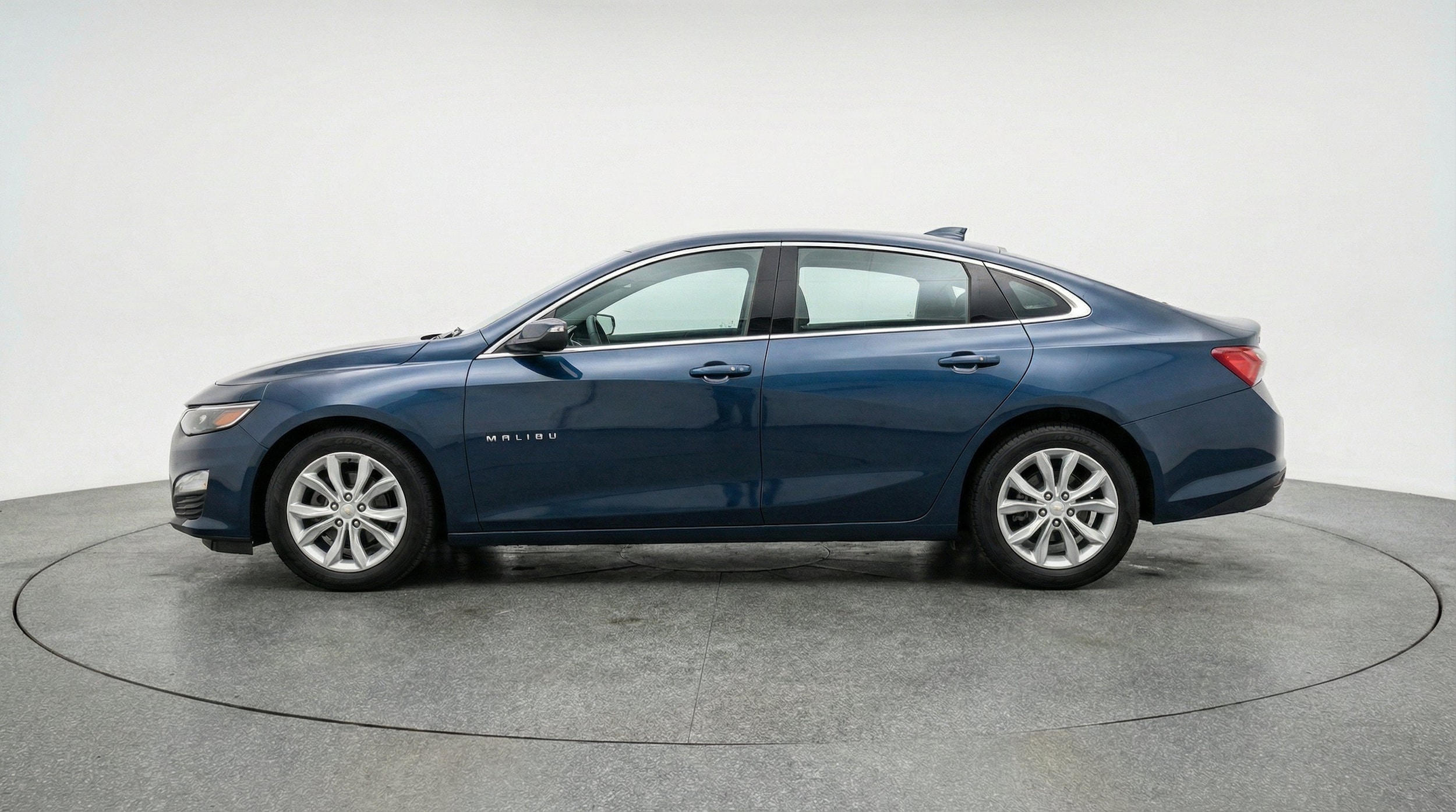 Thumbnail: 2024 Chevrolet Malibu - 5