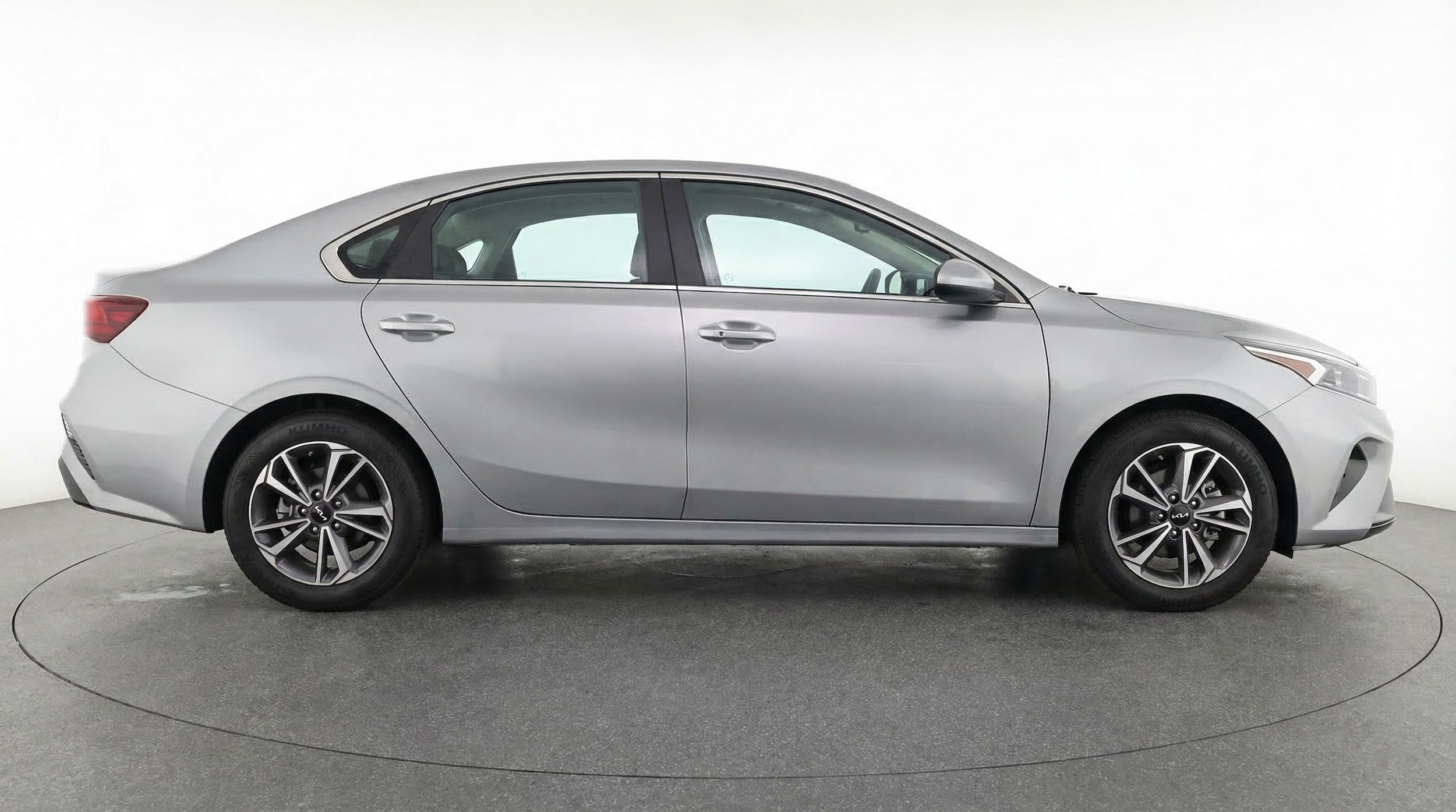 Thumbnail: 2024 Kia Forte - 8