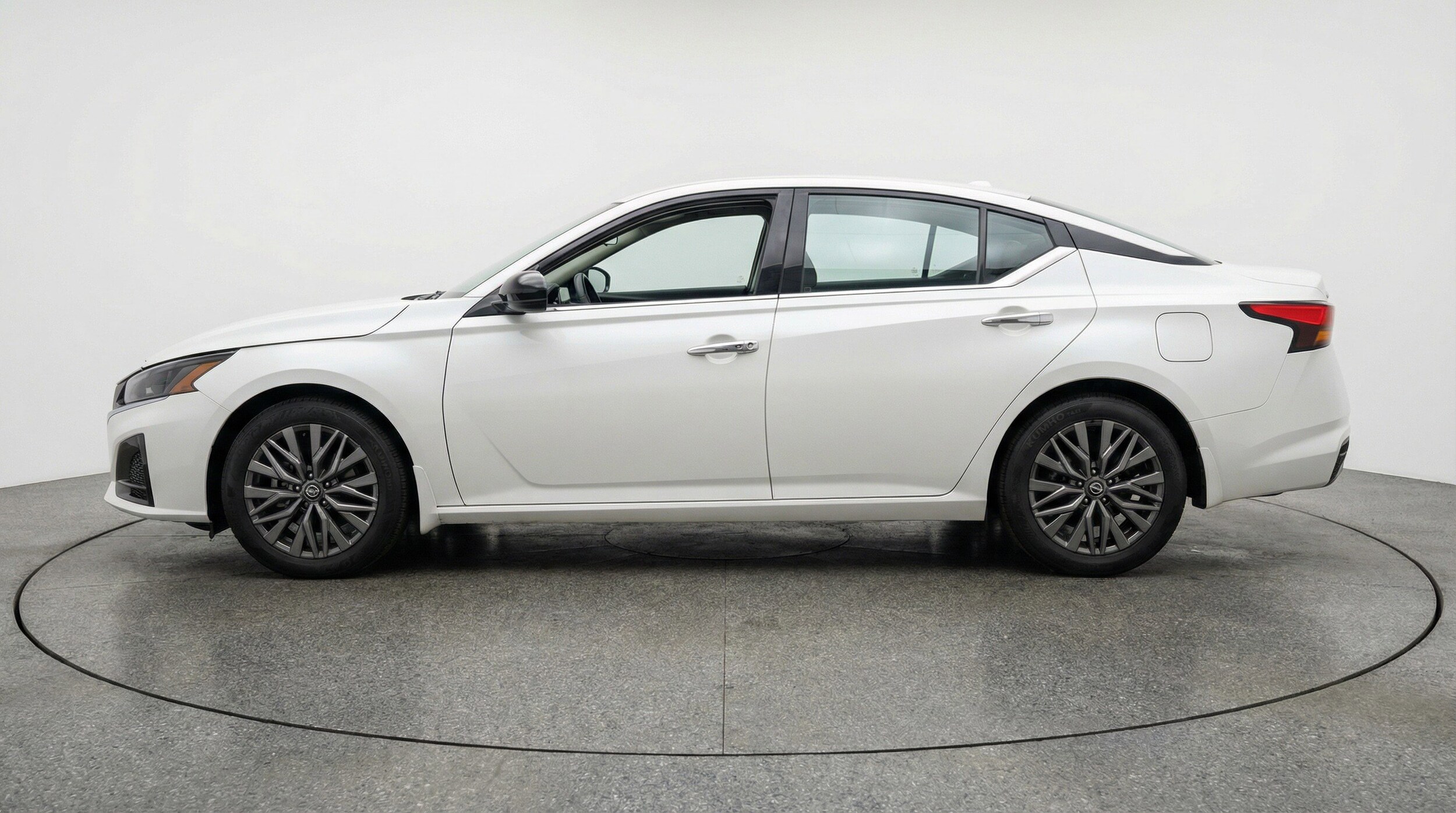 Thumbnail: 2025 Nissan Altima - 5