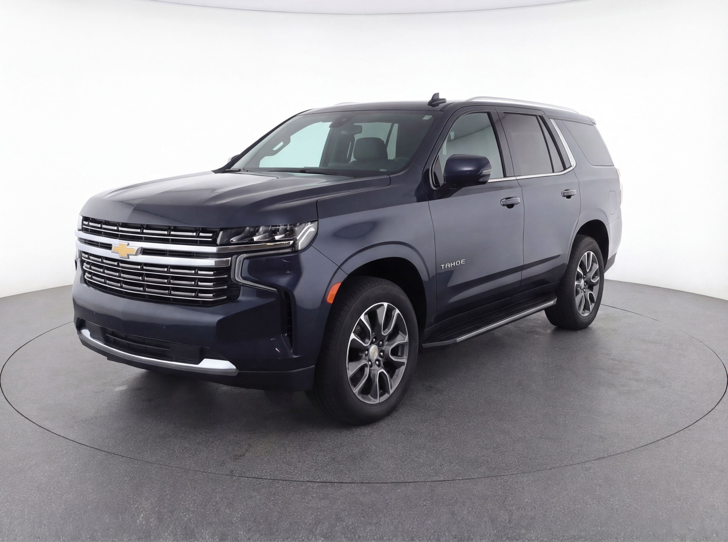 Thumbnail: 2023 Chevrolet Tahoe - 3