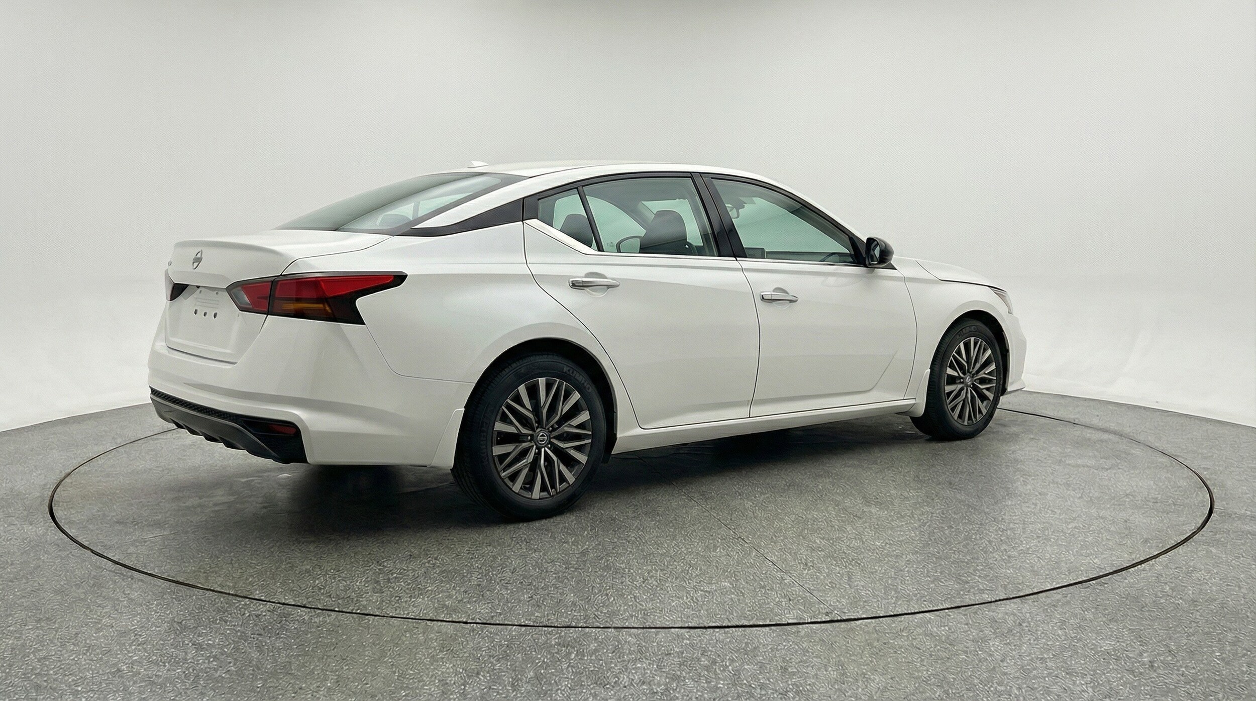 Thumbnail: 2025 Nissan Altima - 9