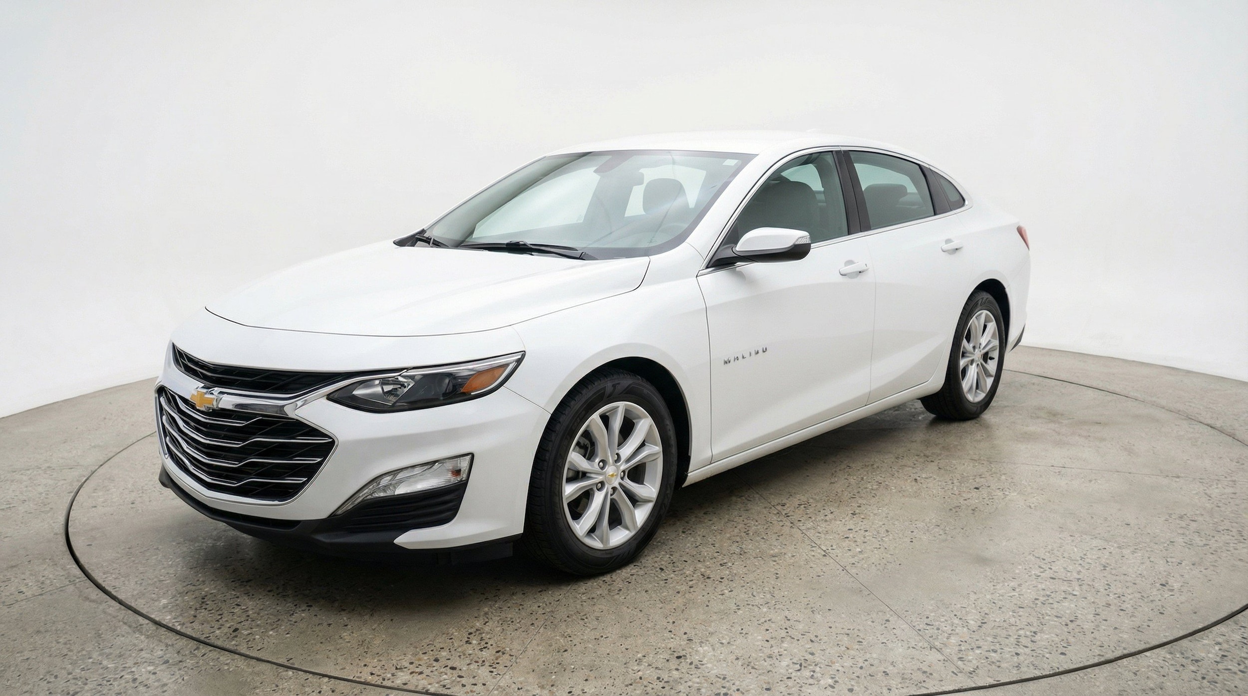 Thumbnail: 2024 Chevrolet Malibu - 3