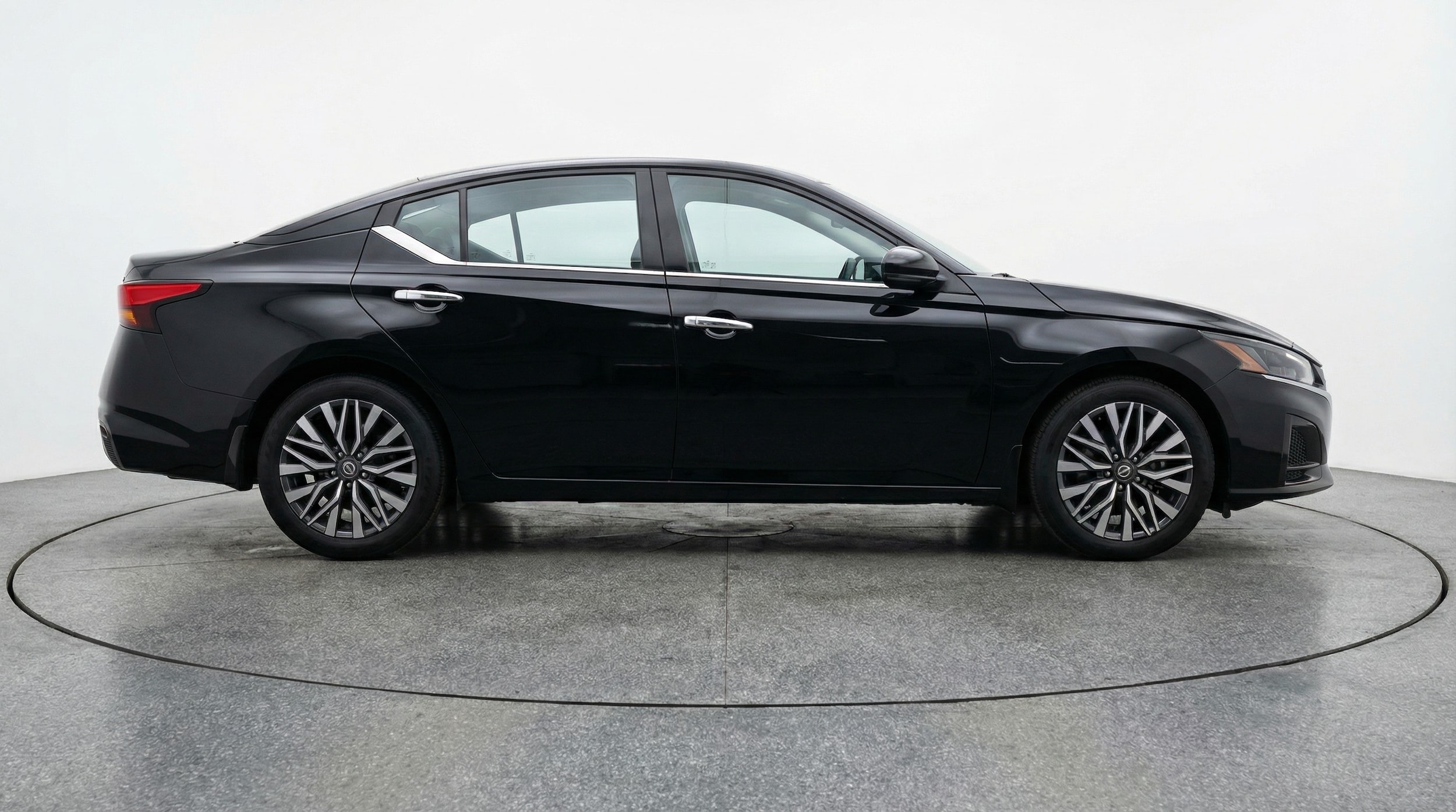 Thumbnail: 2025 Nissan Altima - 8