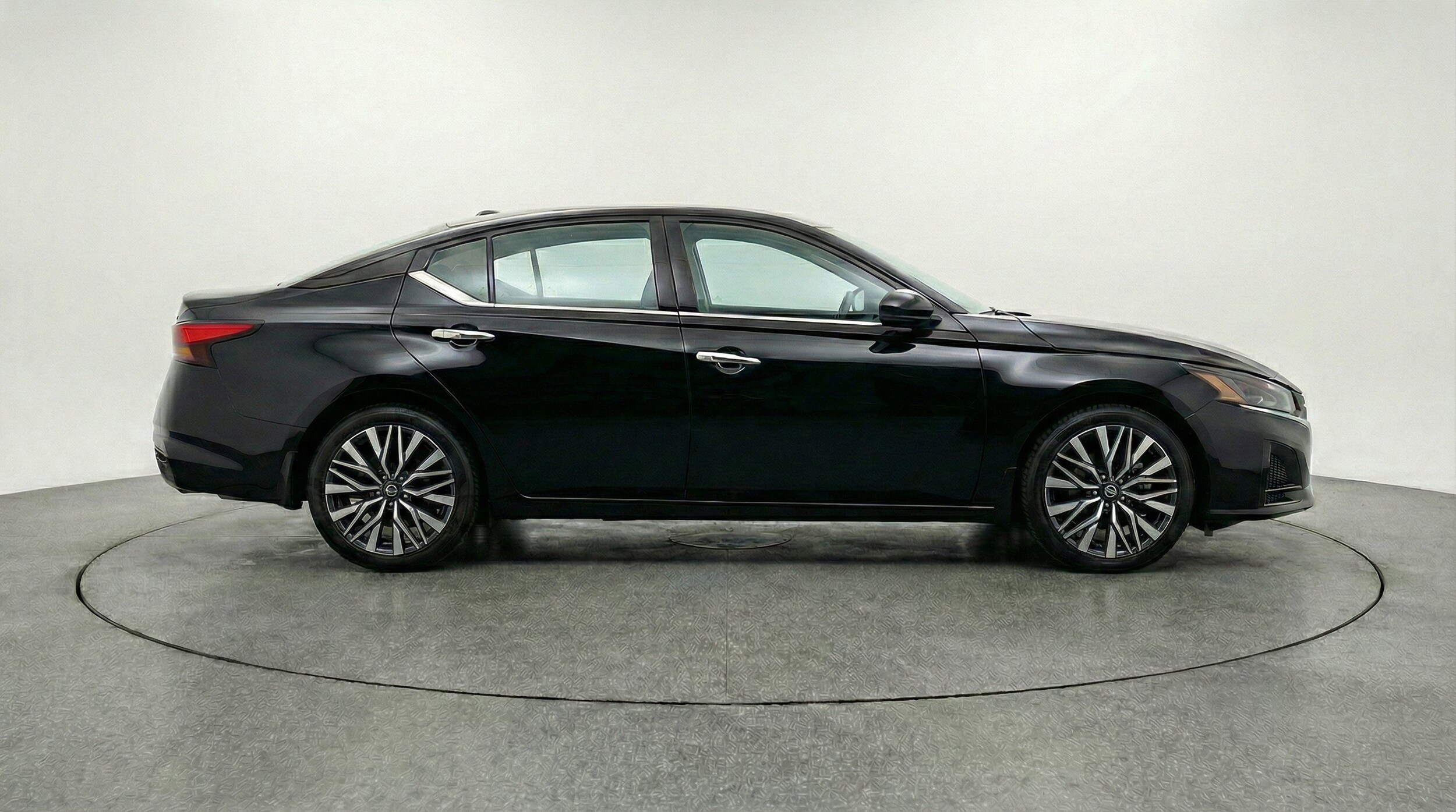 Thumbnail: 2025 Nissan Altima - 11