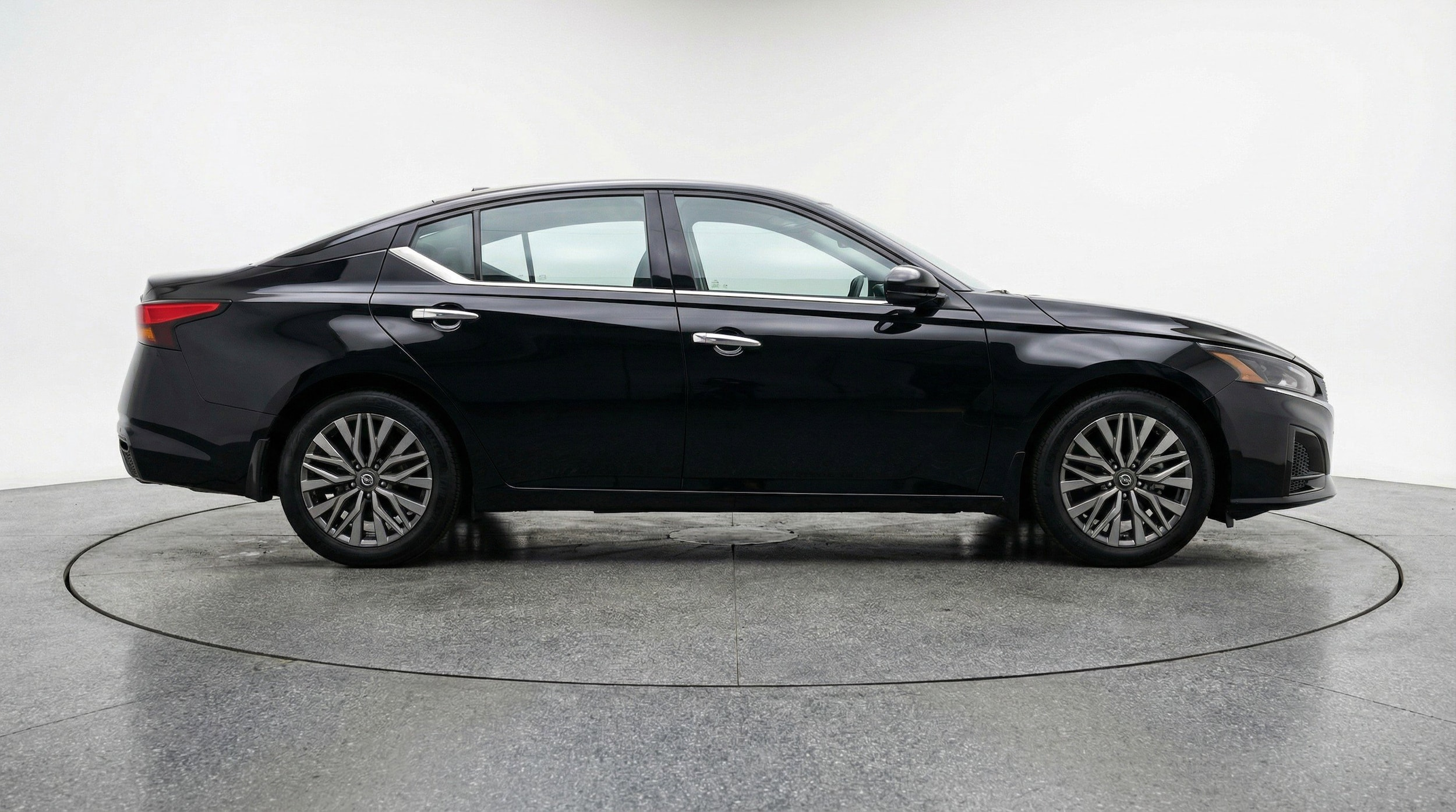 Thumbnail: 2025 Nissan Altima - 11