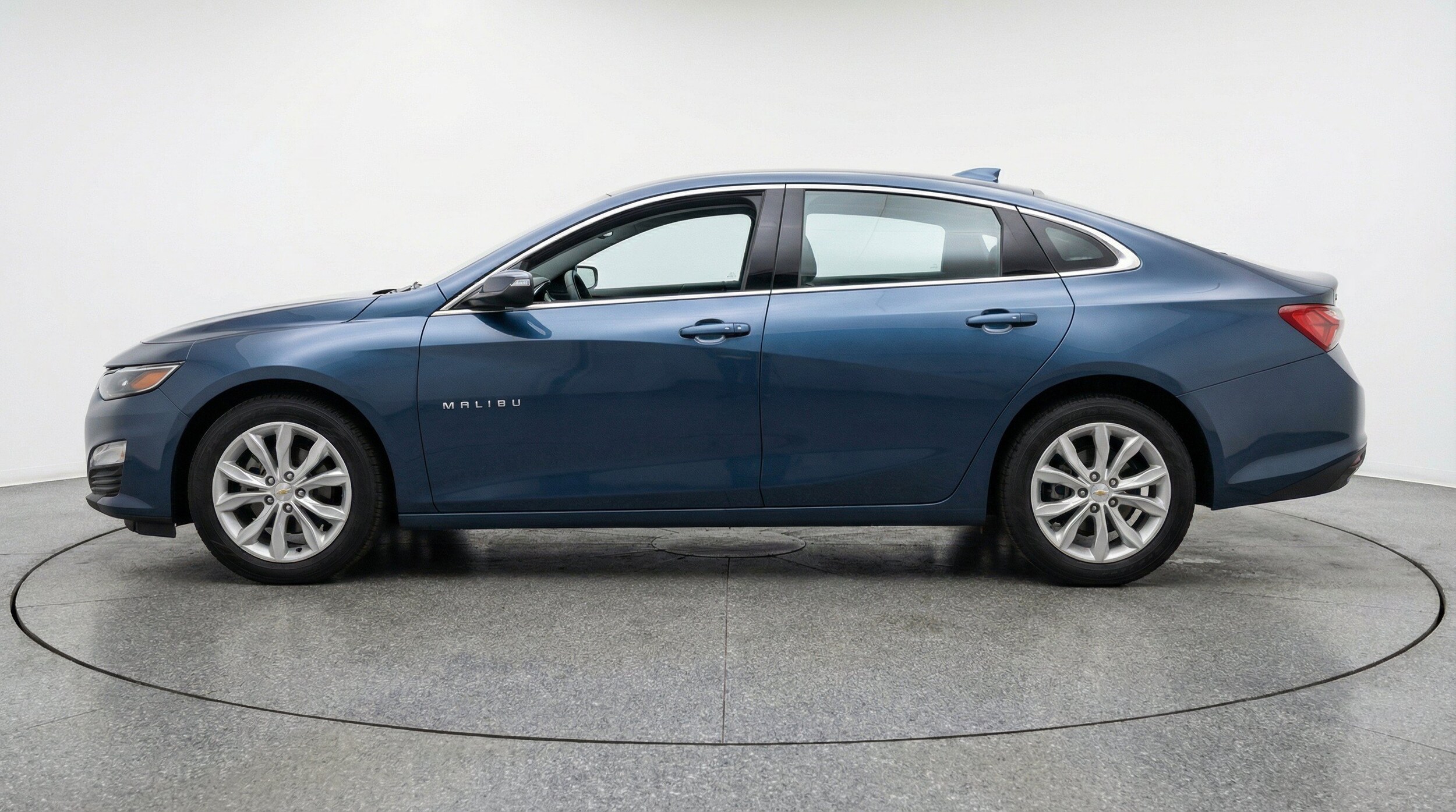 Thumbnail: 2024 Chevrolet Malibu - 5