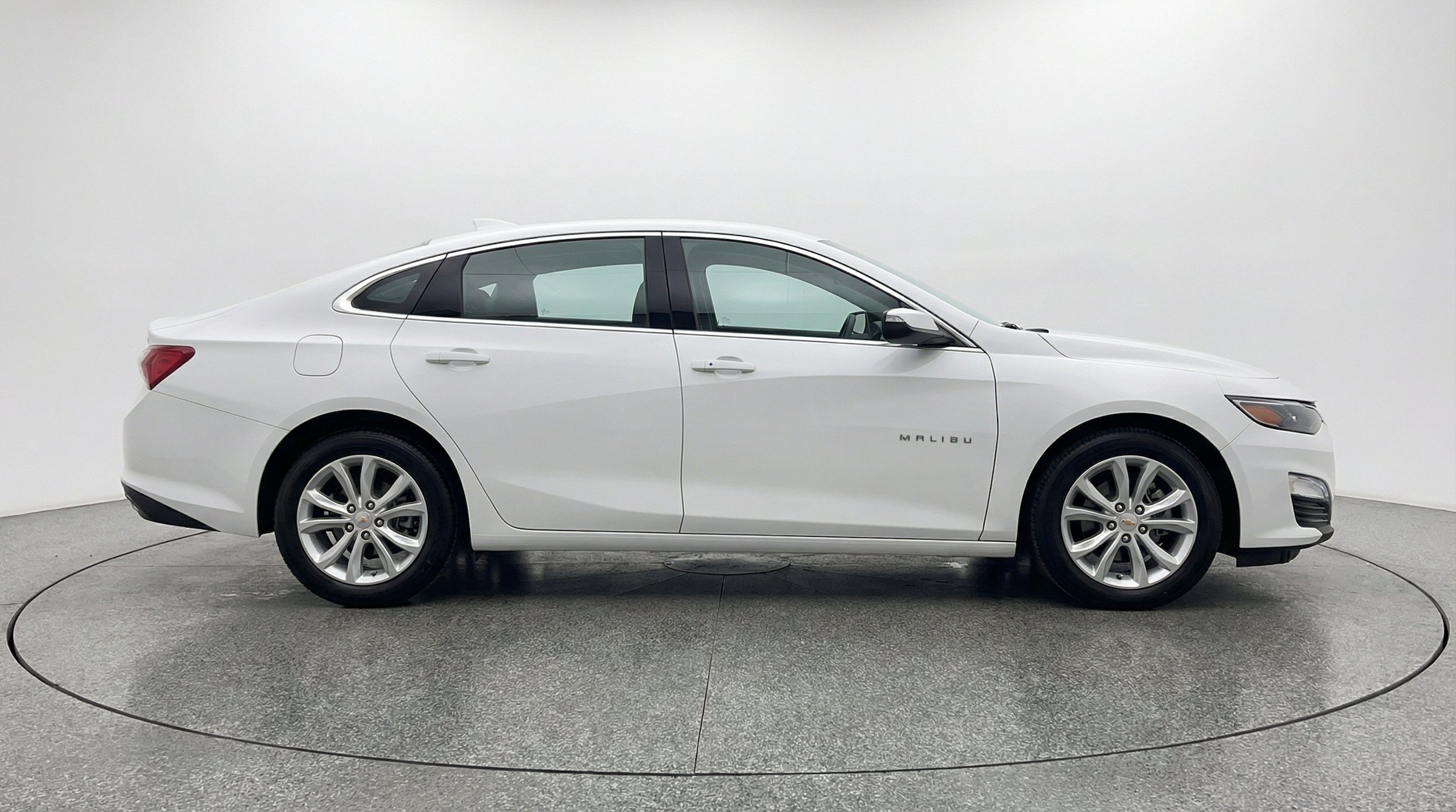 Thumbnail: 2024 Chevrolet Malibu - 11