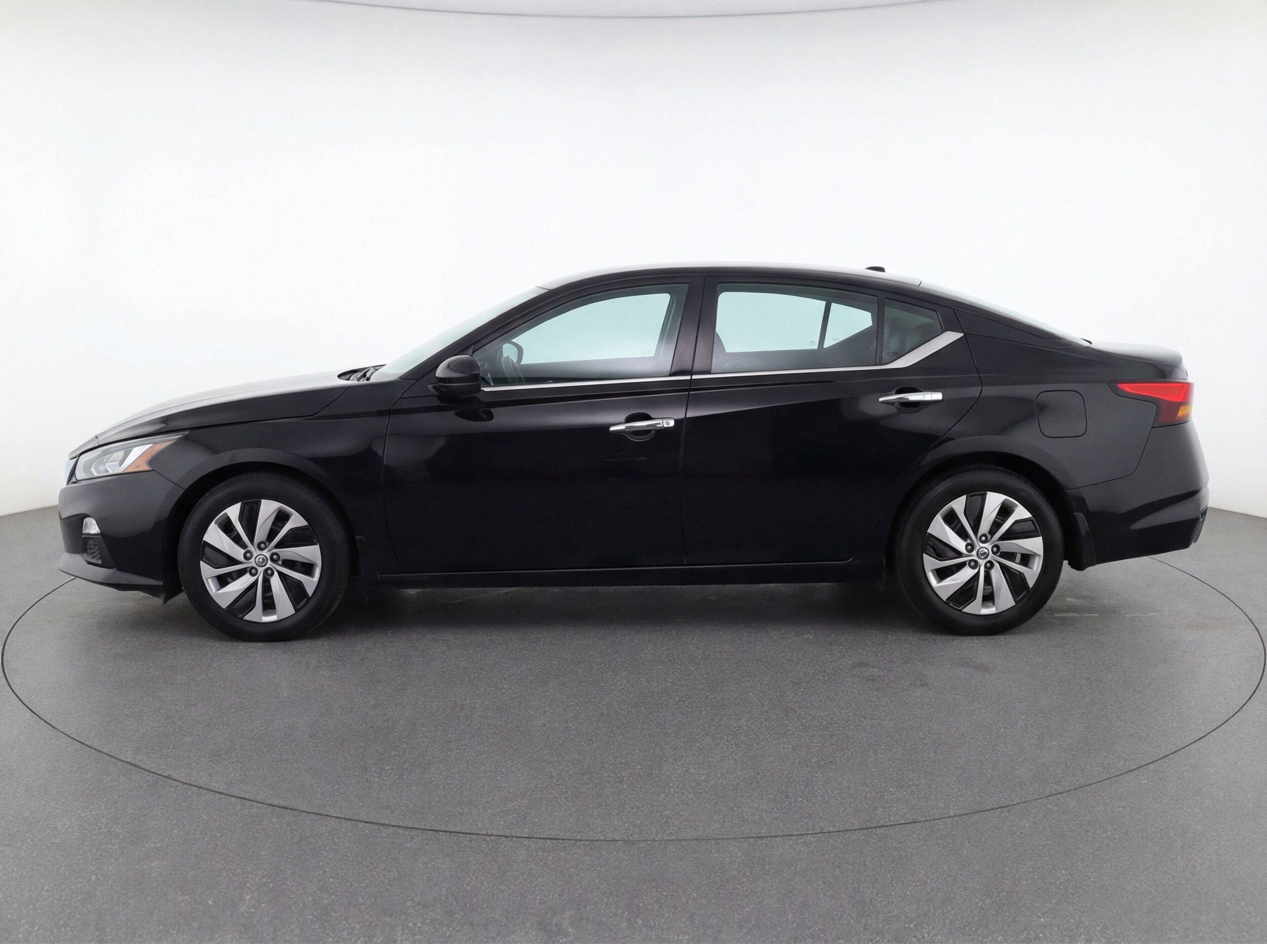 Thumbnail: 2023 Nissan Altima - 5