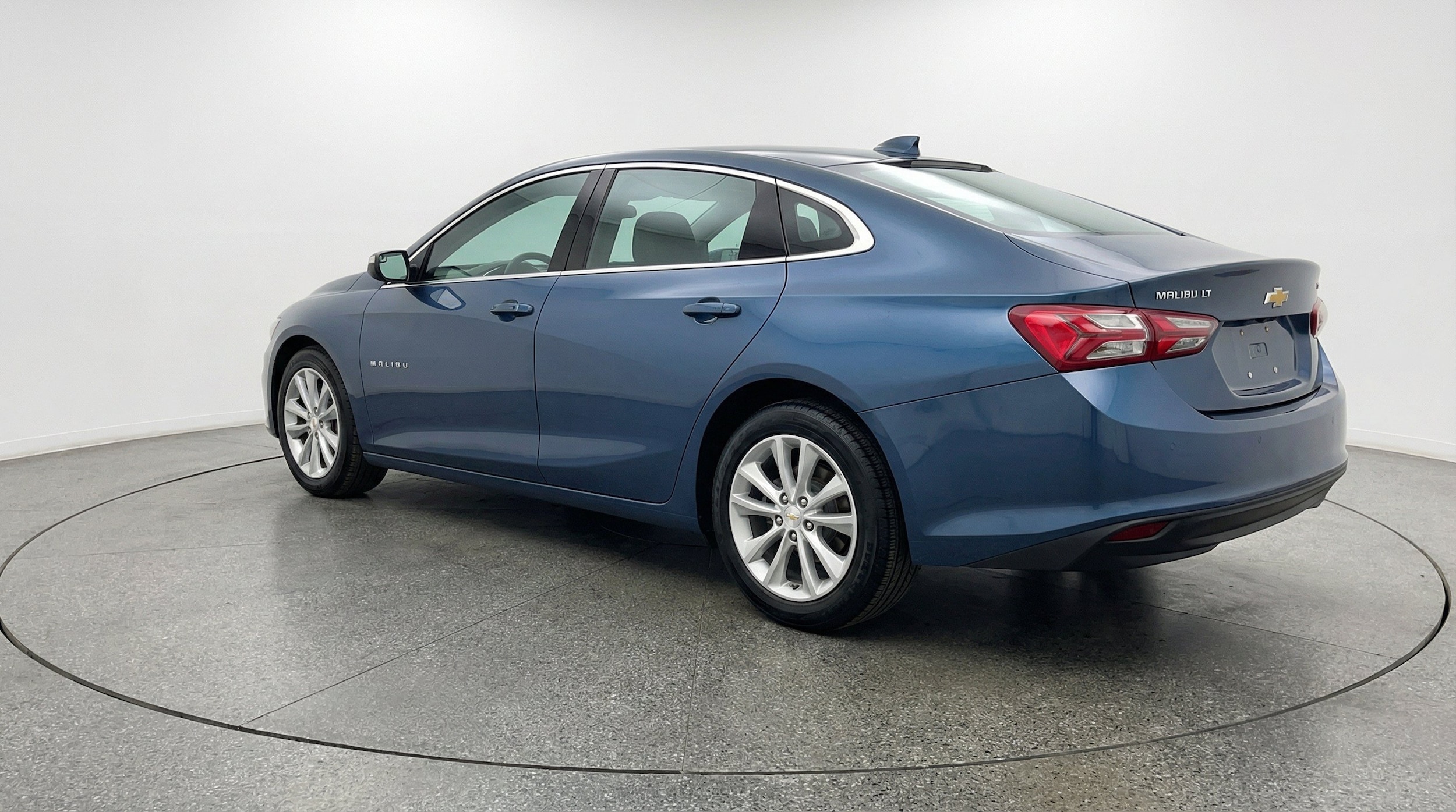Thumbnail: 2024 Chevrolet Malibu - 6