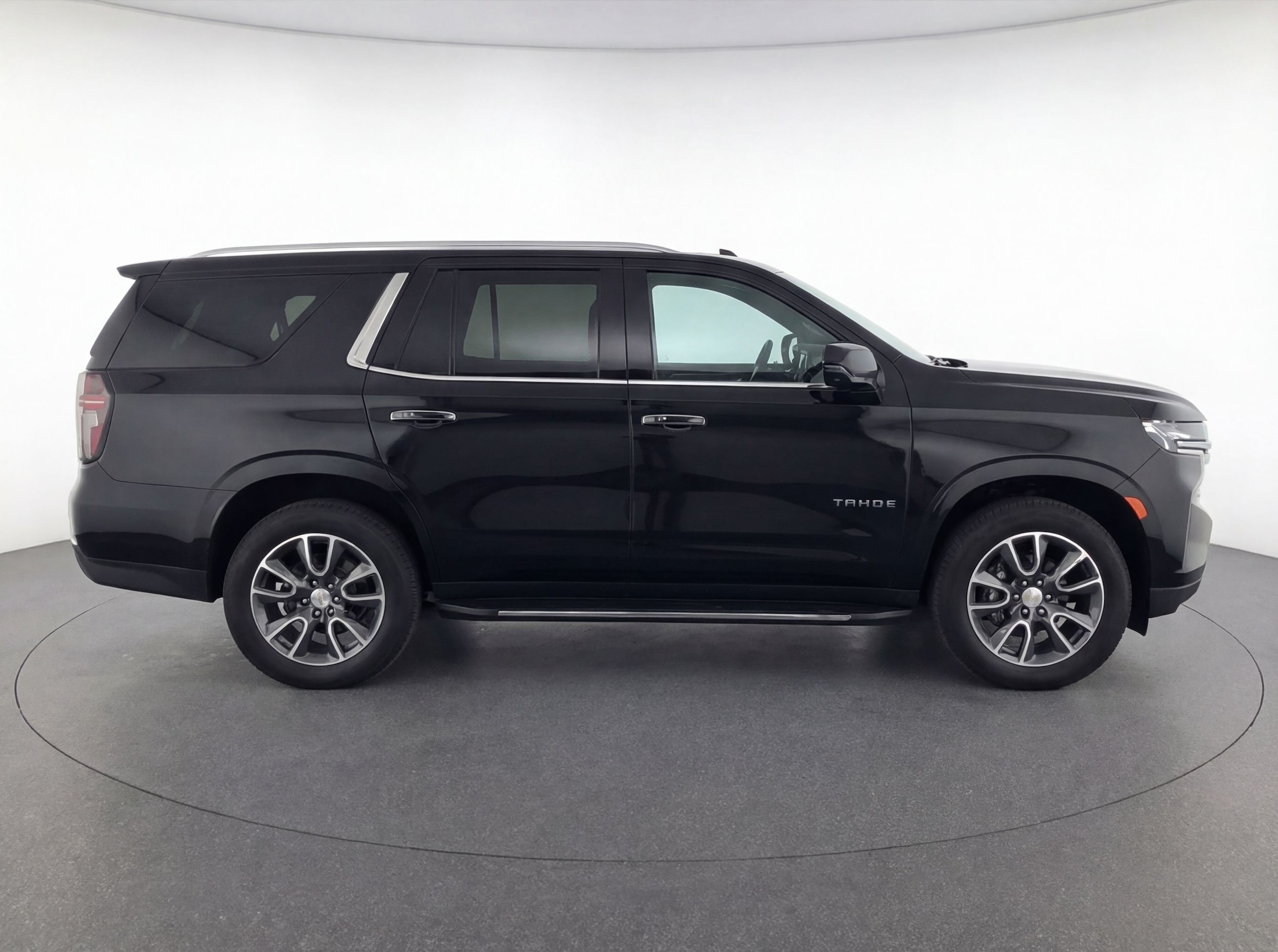 Thumbnail: 2023 Chevrolet Tahoe - 11