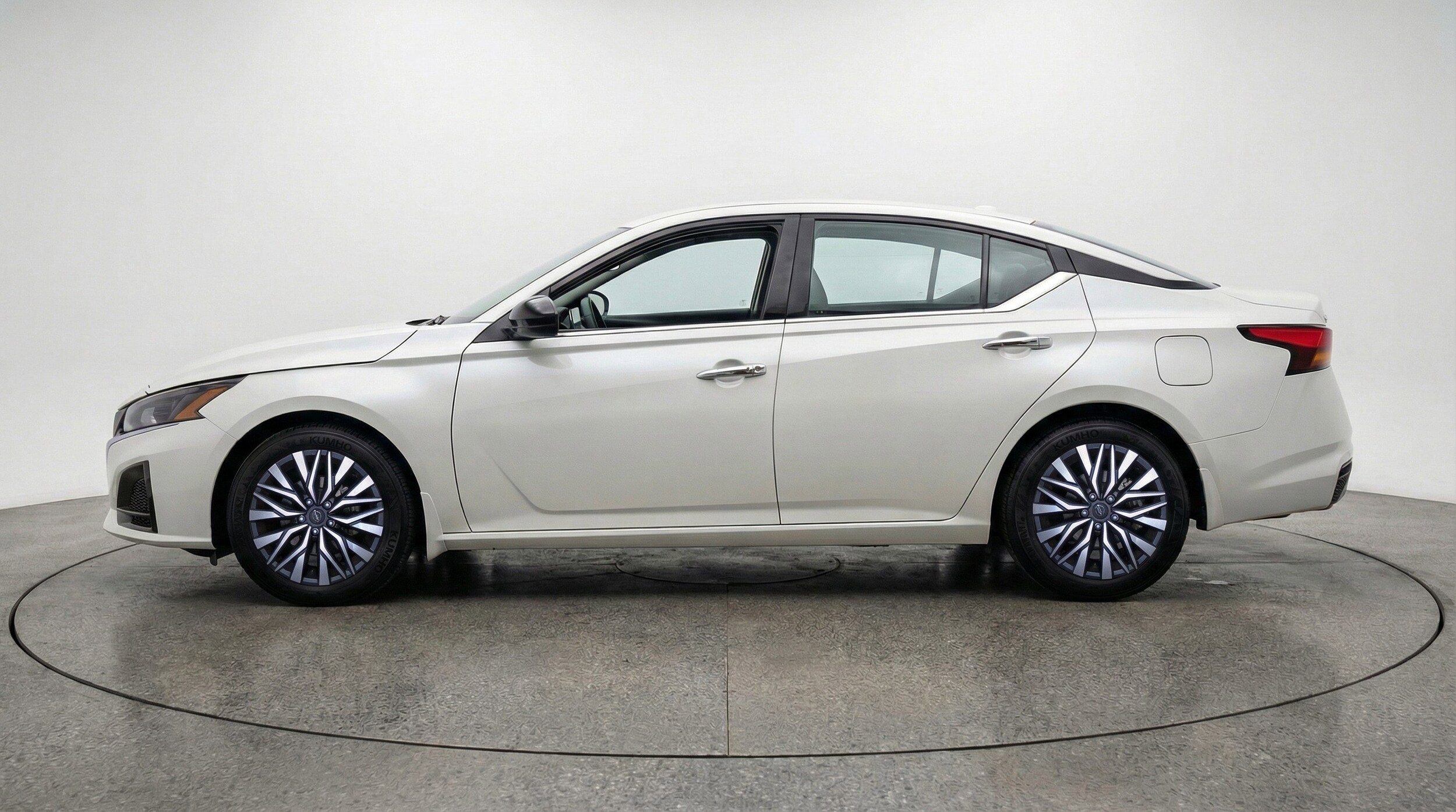 Thumbnail: 2025 Nissan Altima - 5