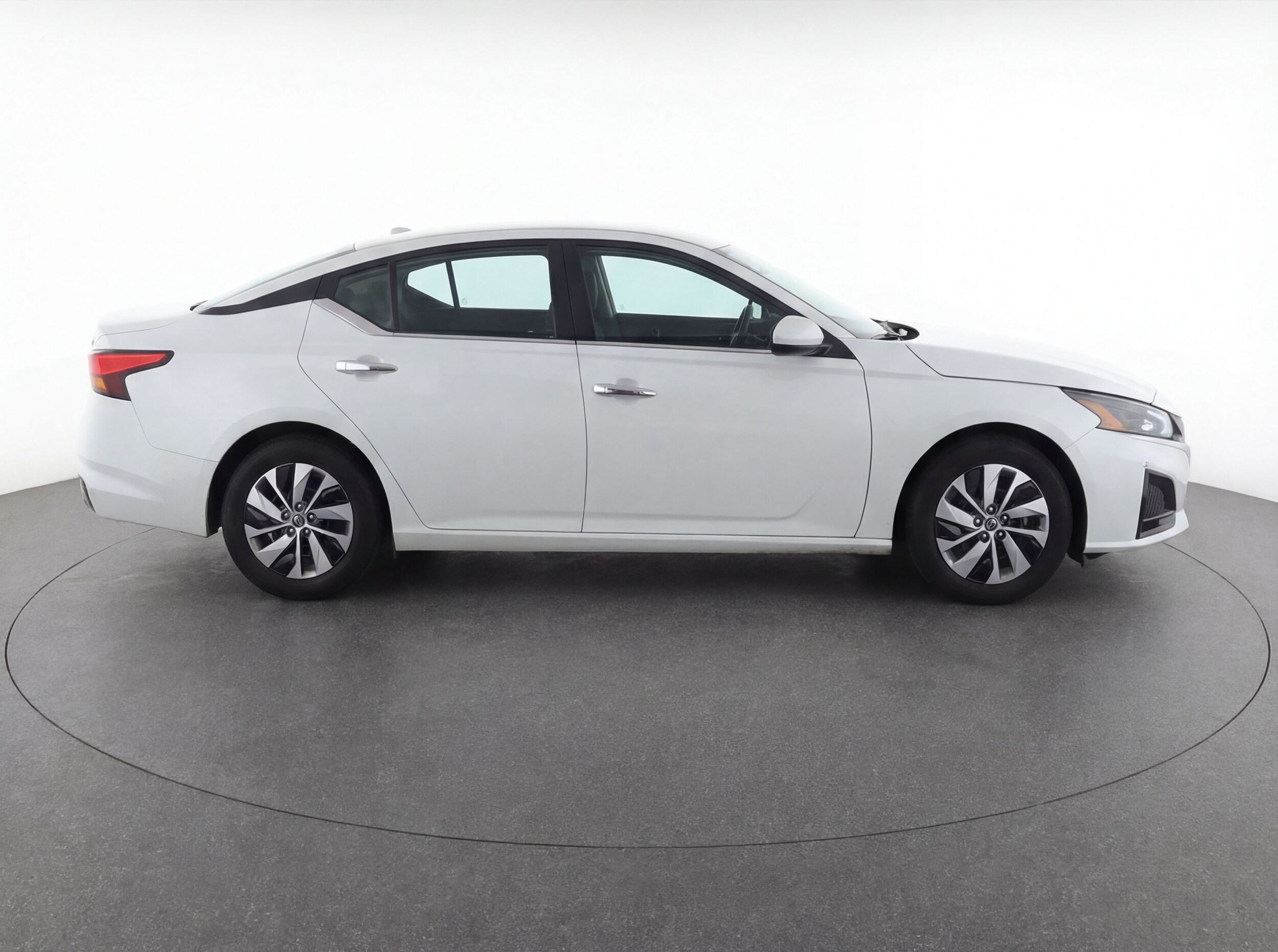 Thumbnail: 2023 Nissan Altima - 8