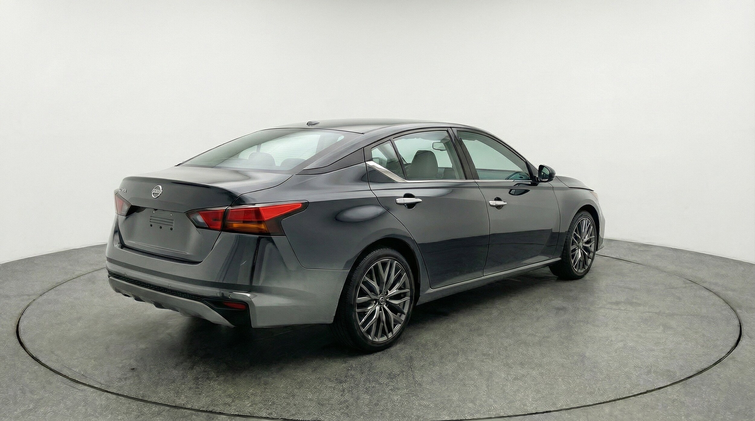 Thumbnail: 2025 Nissan Altima - 9