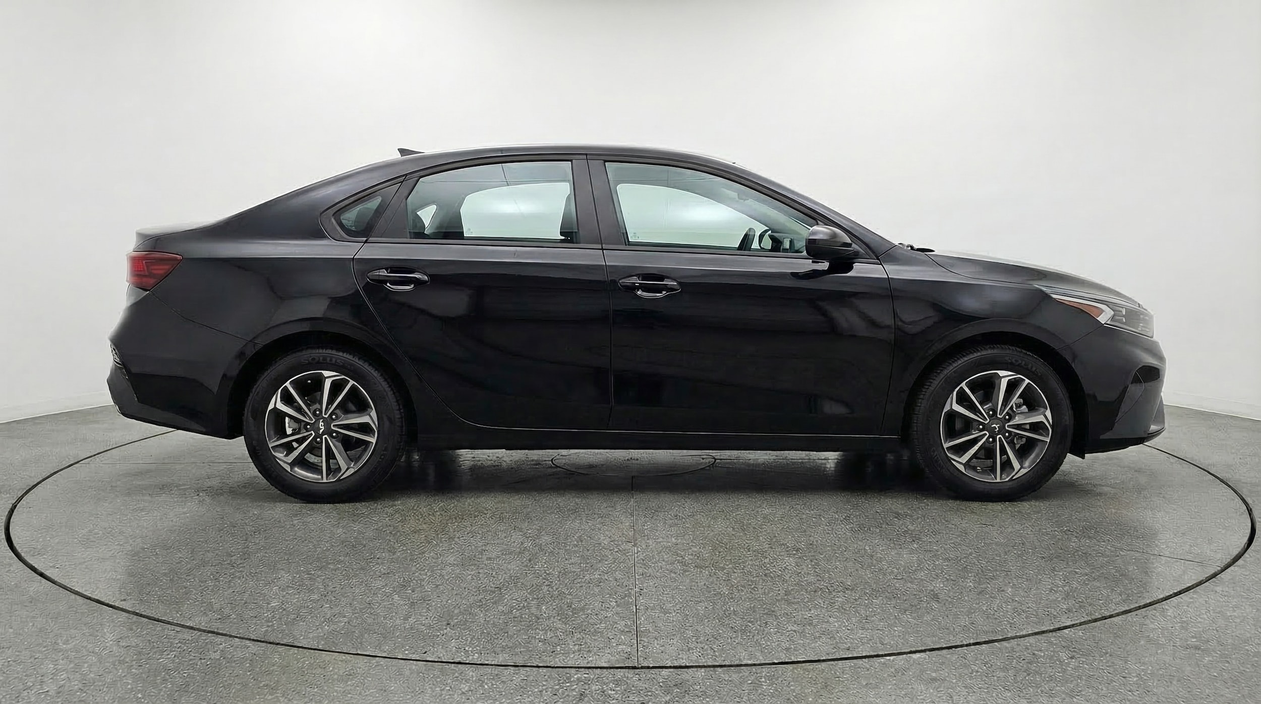 Thumbnail: 2024 Kia Forte - 8