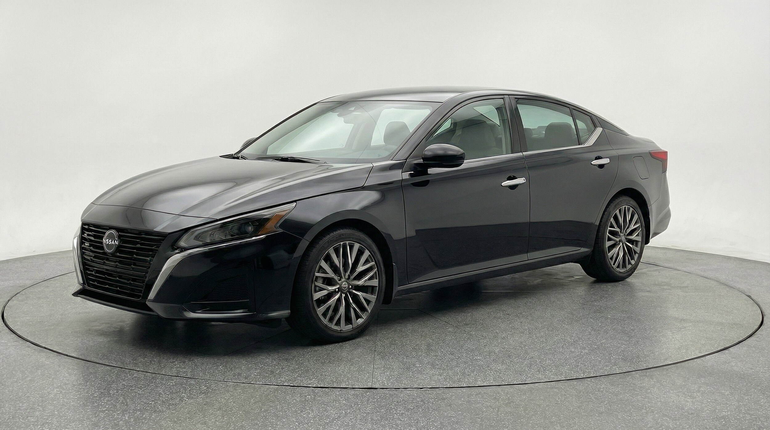 Thumbnail: 2025 Nissan Altima - 3