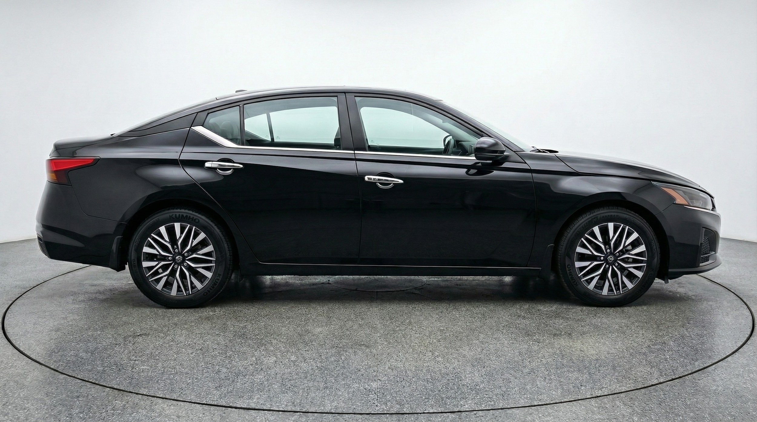 Thumbnail: 2025 Nissan Altima - 8