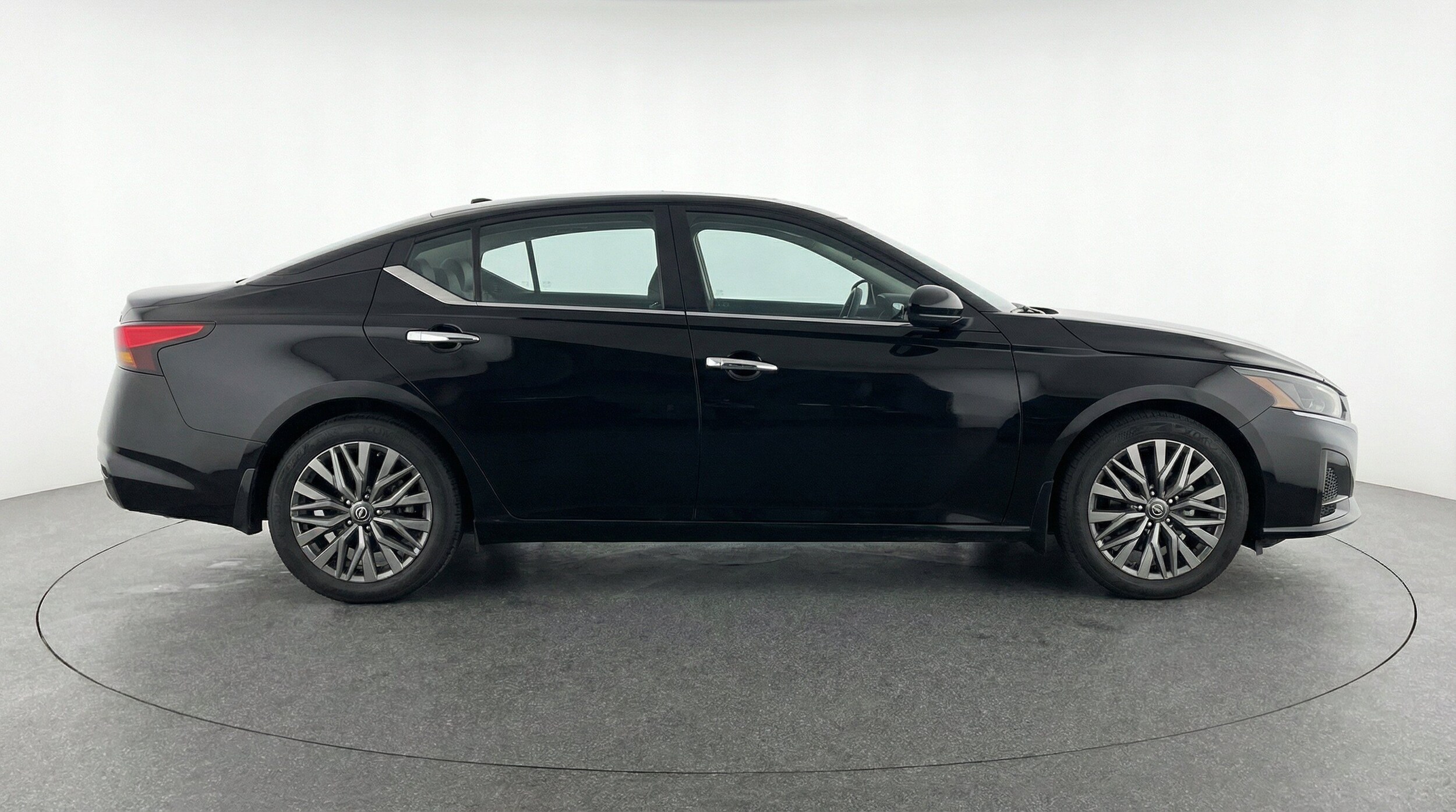 Thumbnail: 2025 Nissan Altima - 11