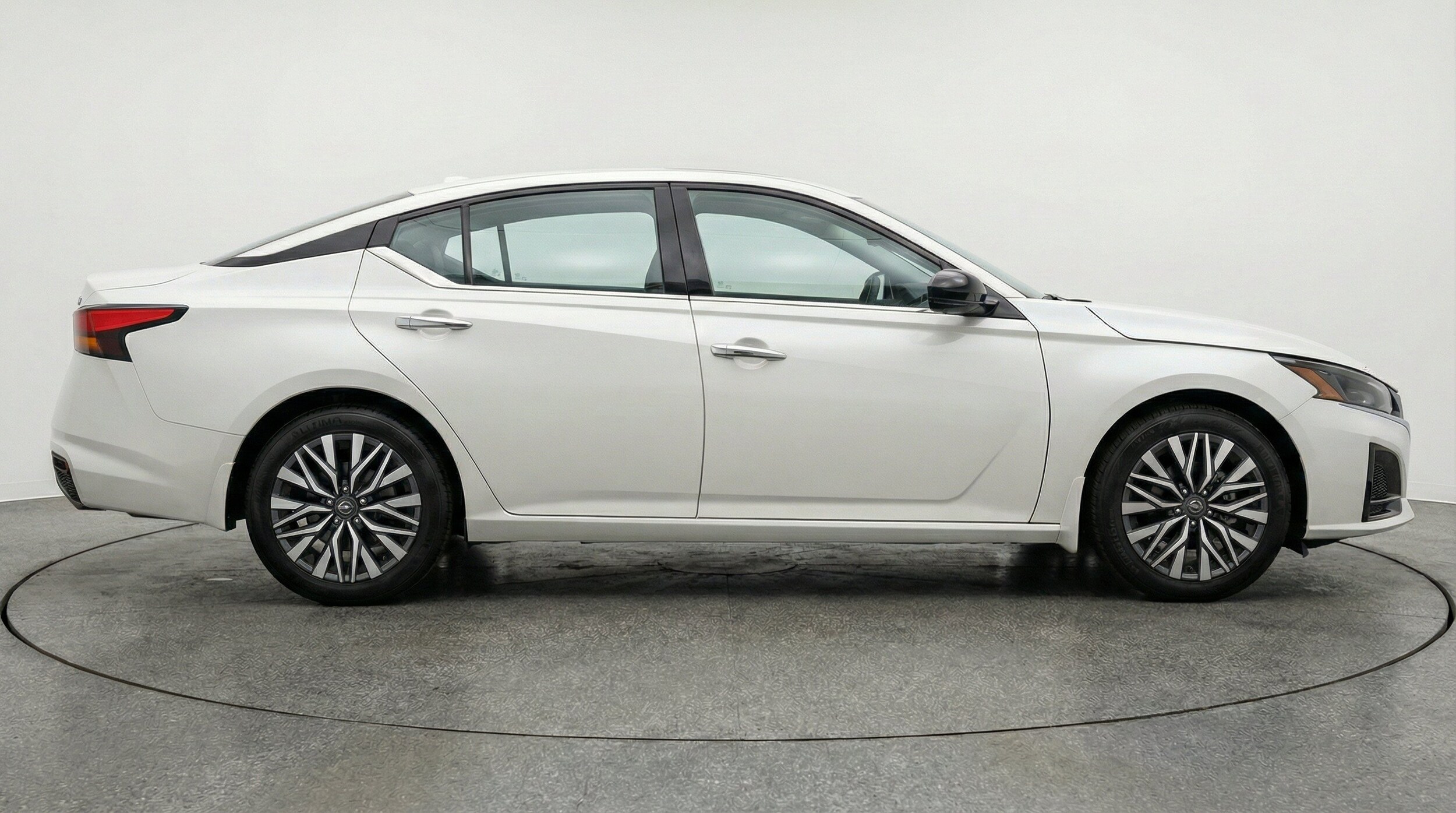 Thumbnail: 2025 Nissan Altima - 10