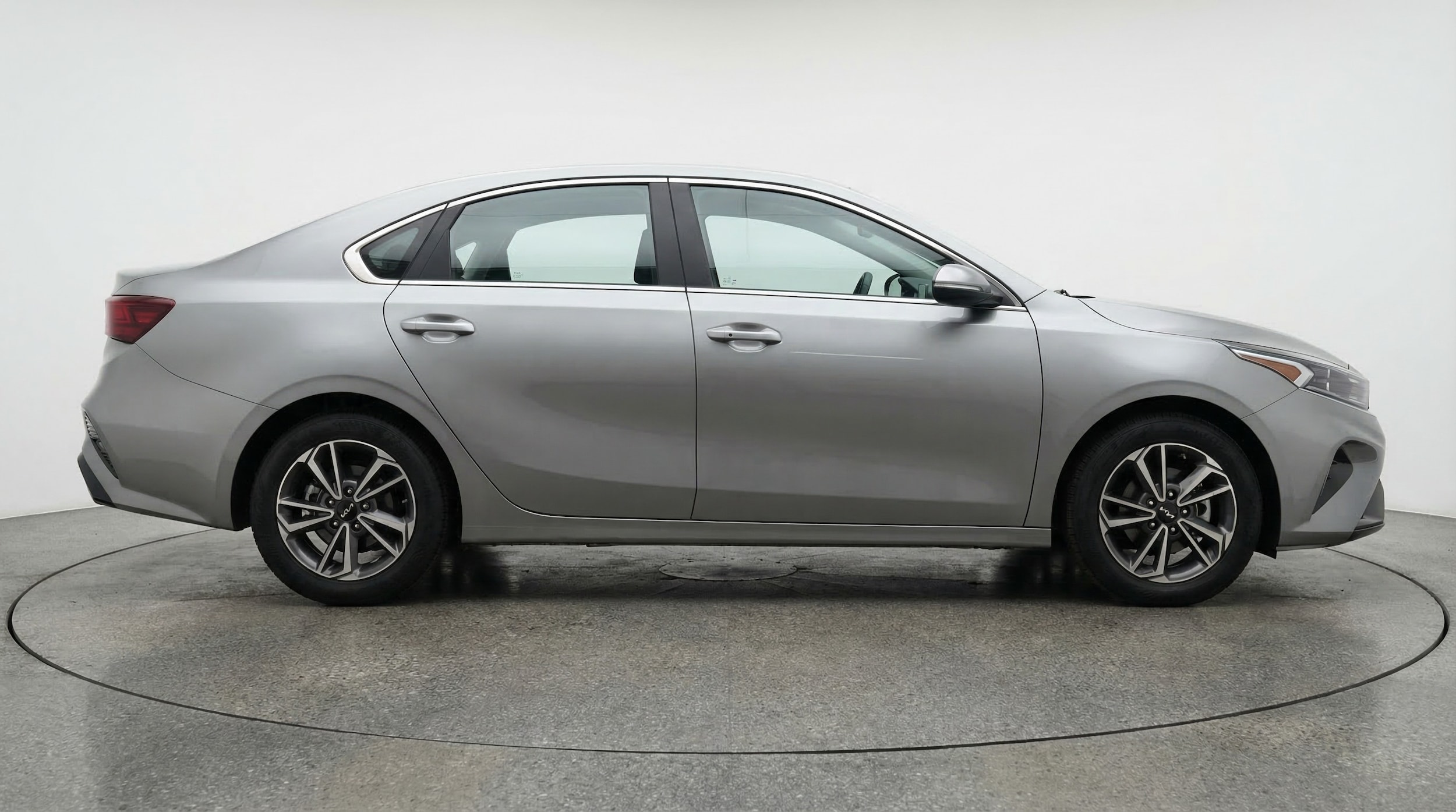 Thumbnail: 2024 Kia Forte - 8