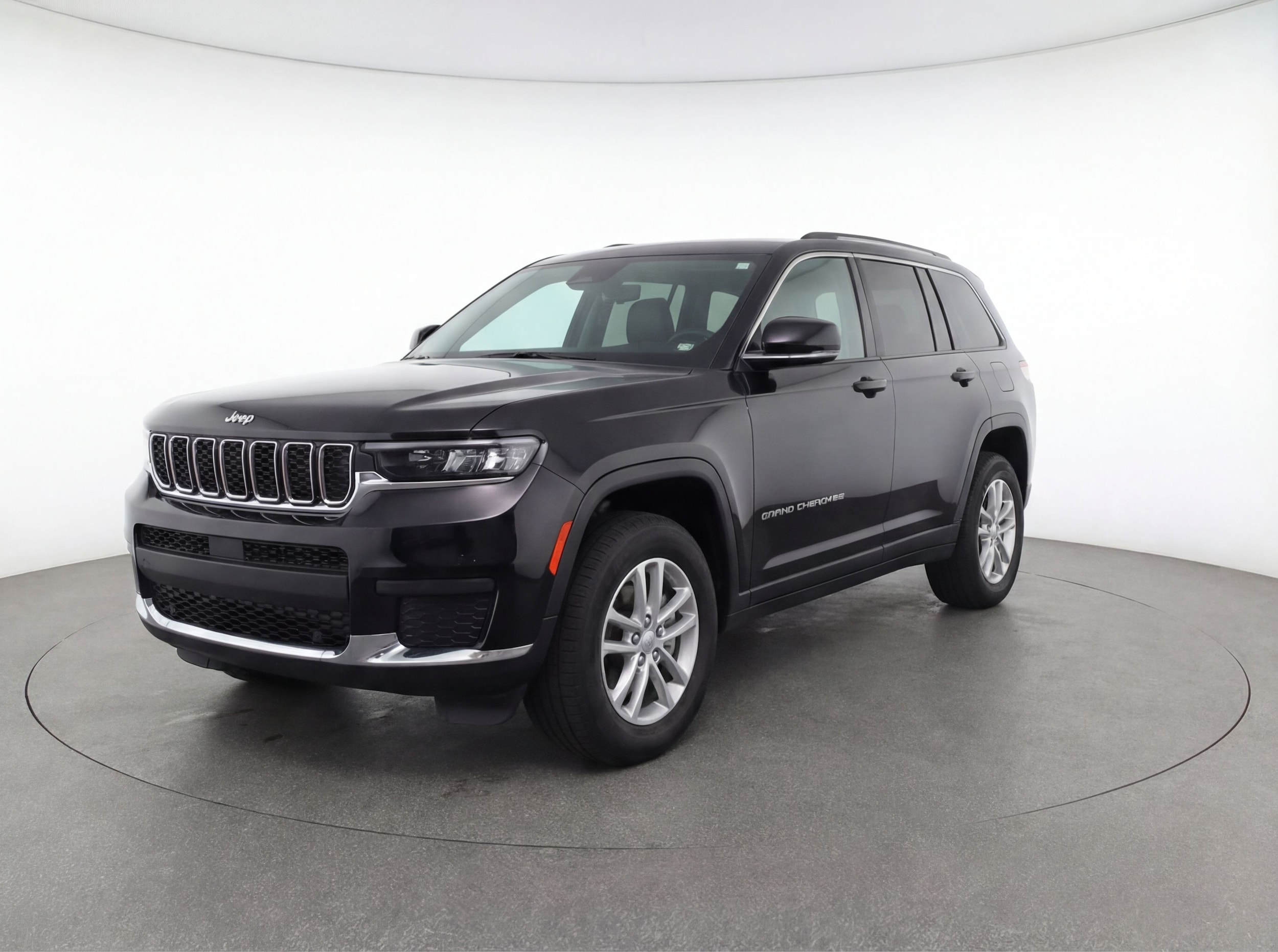 Thumbnail: 2023 Jeep Grand Cherokee - 3