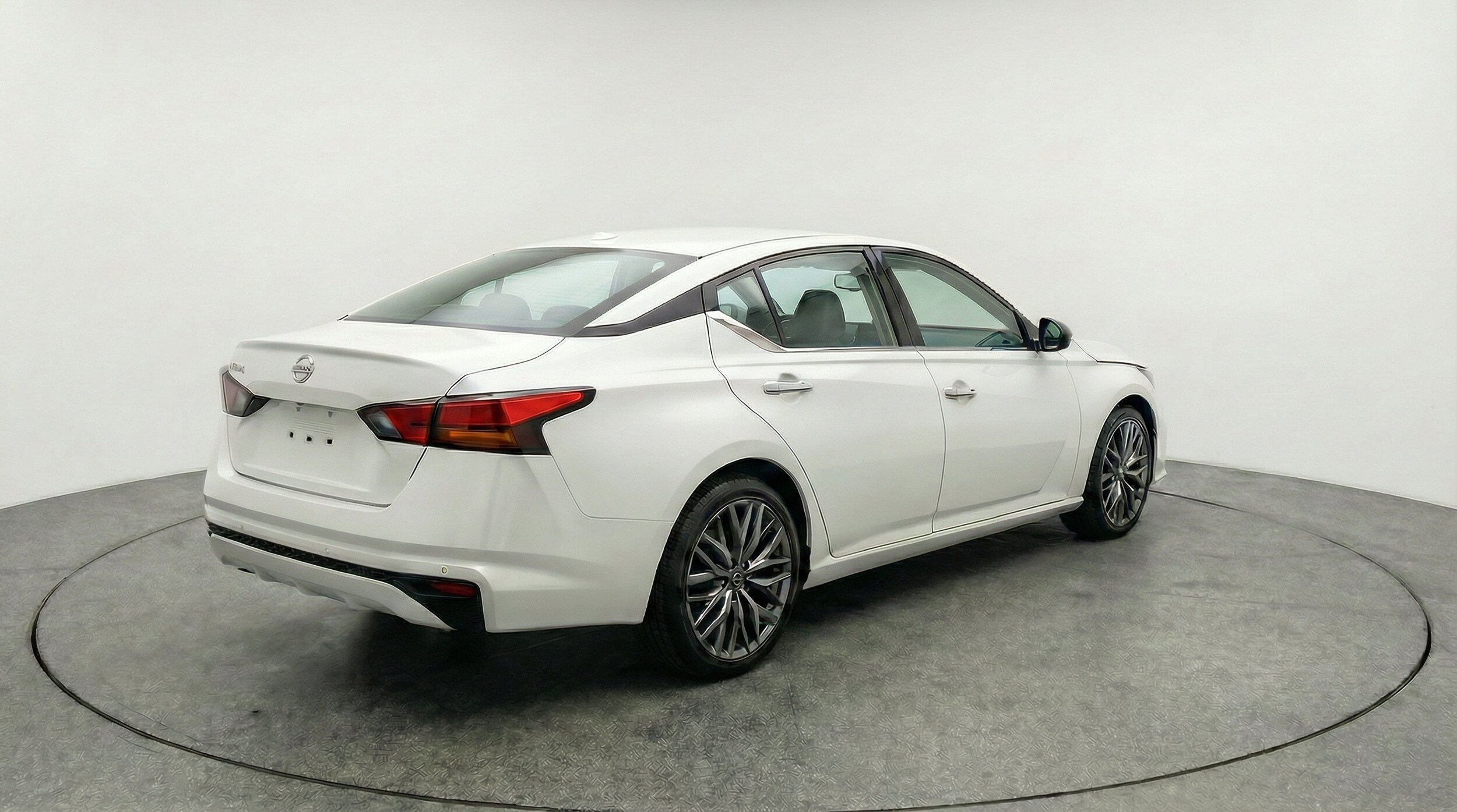 Thumbnail: 2025 Nissan Altima - 9