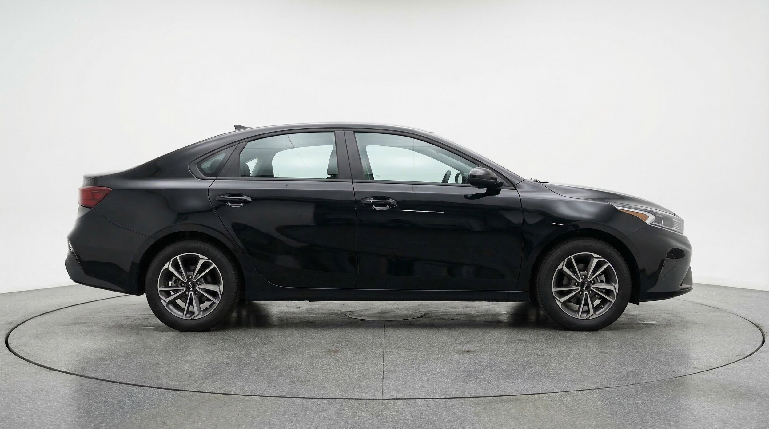 Thumbnail: 2024 Kia Forte - 11