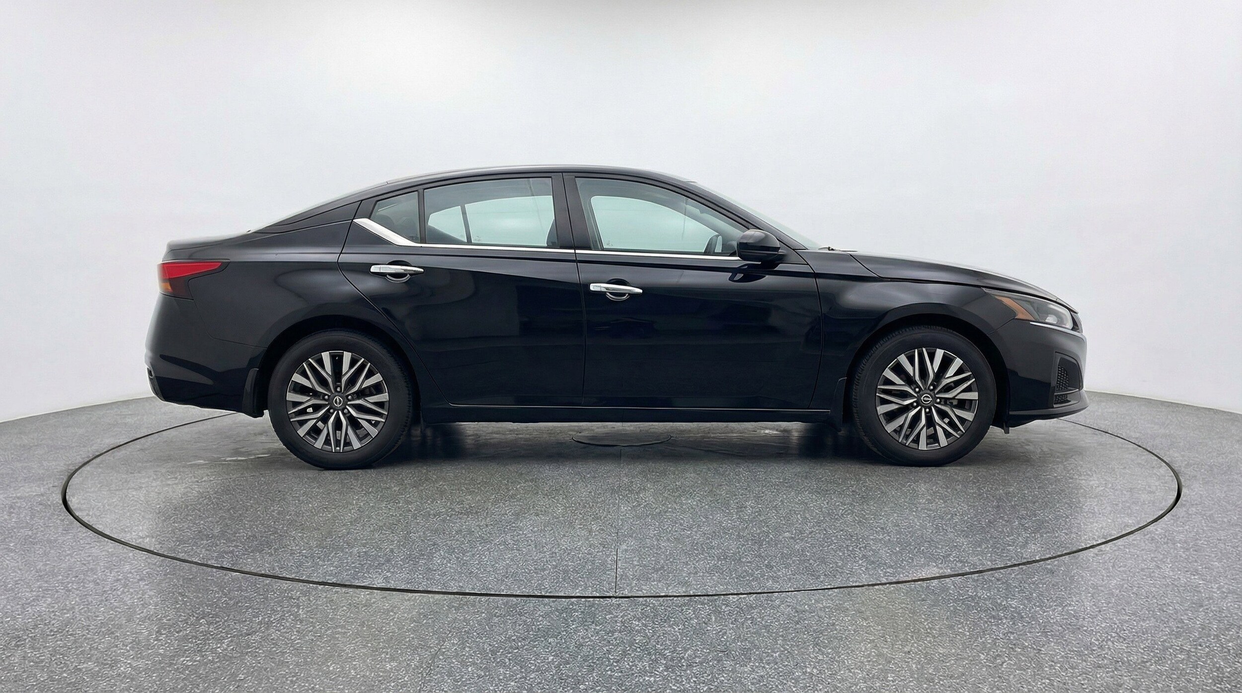 Thumbnail: 2025 Nissan Altima - 11